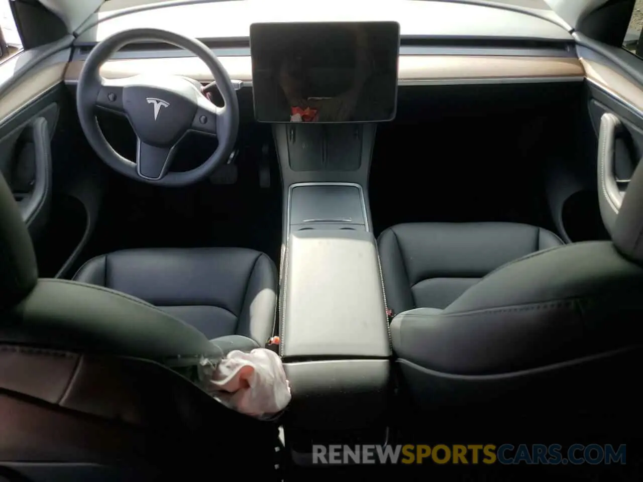 8 Photograph of a damaged car 7SAYGDED4RF049303 TESLA MODEL Y 2024