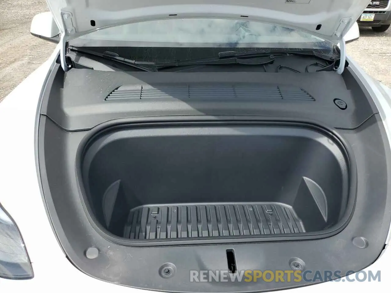 11 Photograph of a damaged car 7SAYGDED4RF068286 TESLA MODEL Y 2024