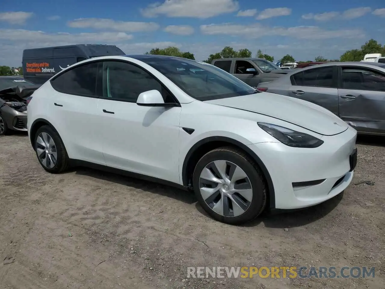 4 Photograph of a damaged car 7SAYGDED4RF068286 TESLA MODEL Y 2024