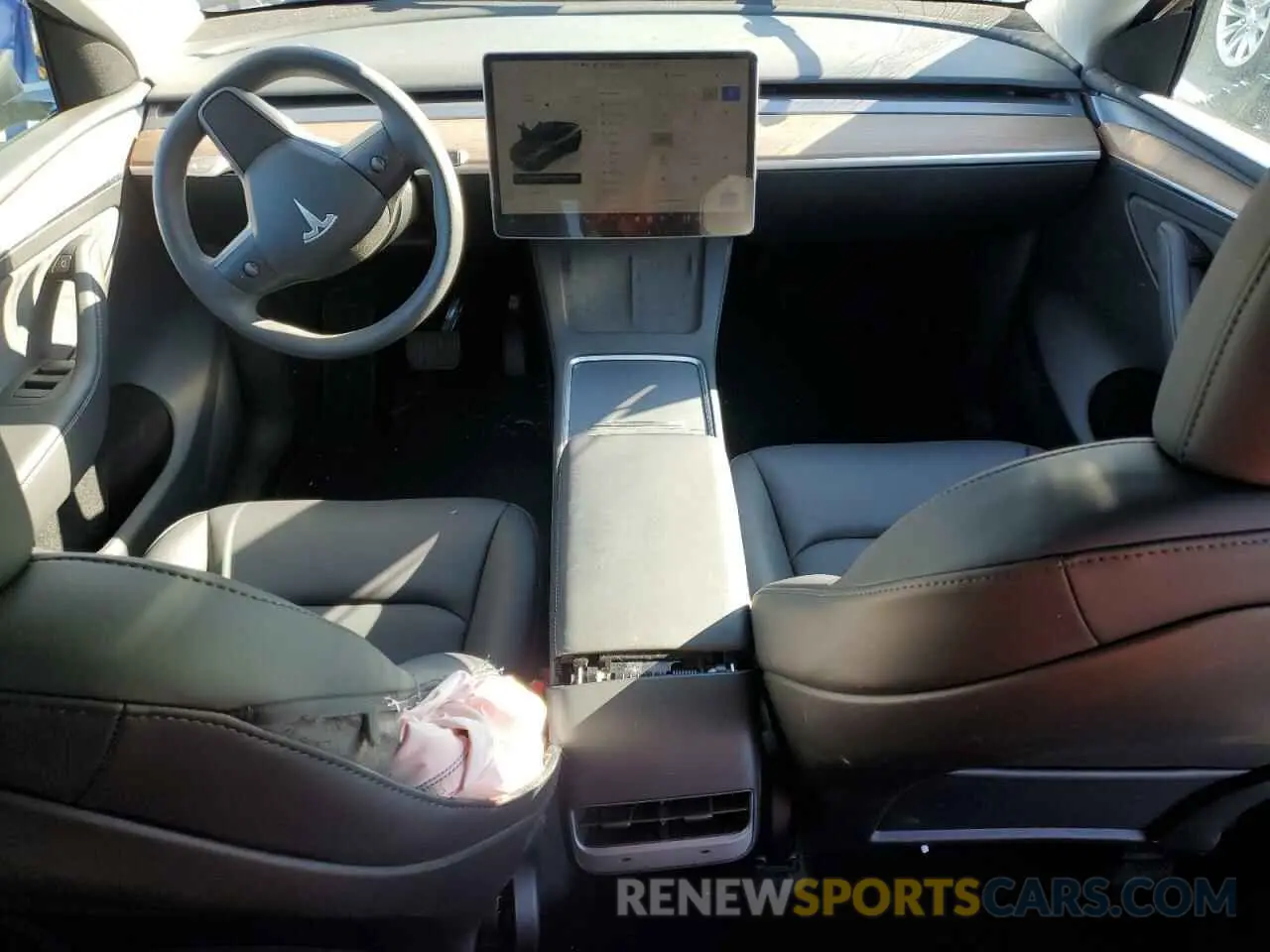 8 Photograph of a damaged car 7SAYGDED4RF089588 TESLA MODEL Y 2024