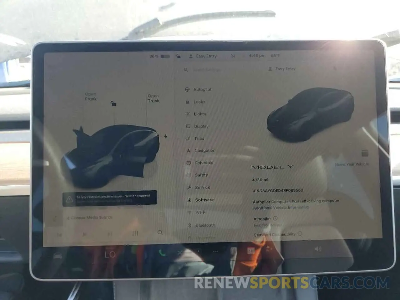 9 Photograph of a damaged car 7SAYGDED4RF089588 TESLA MODEL Y 2024