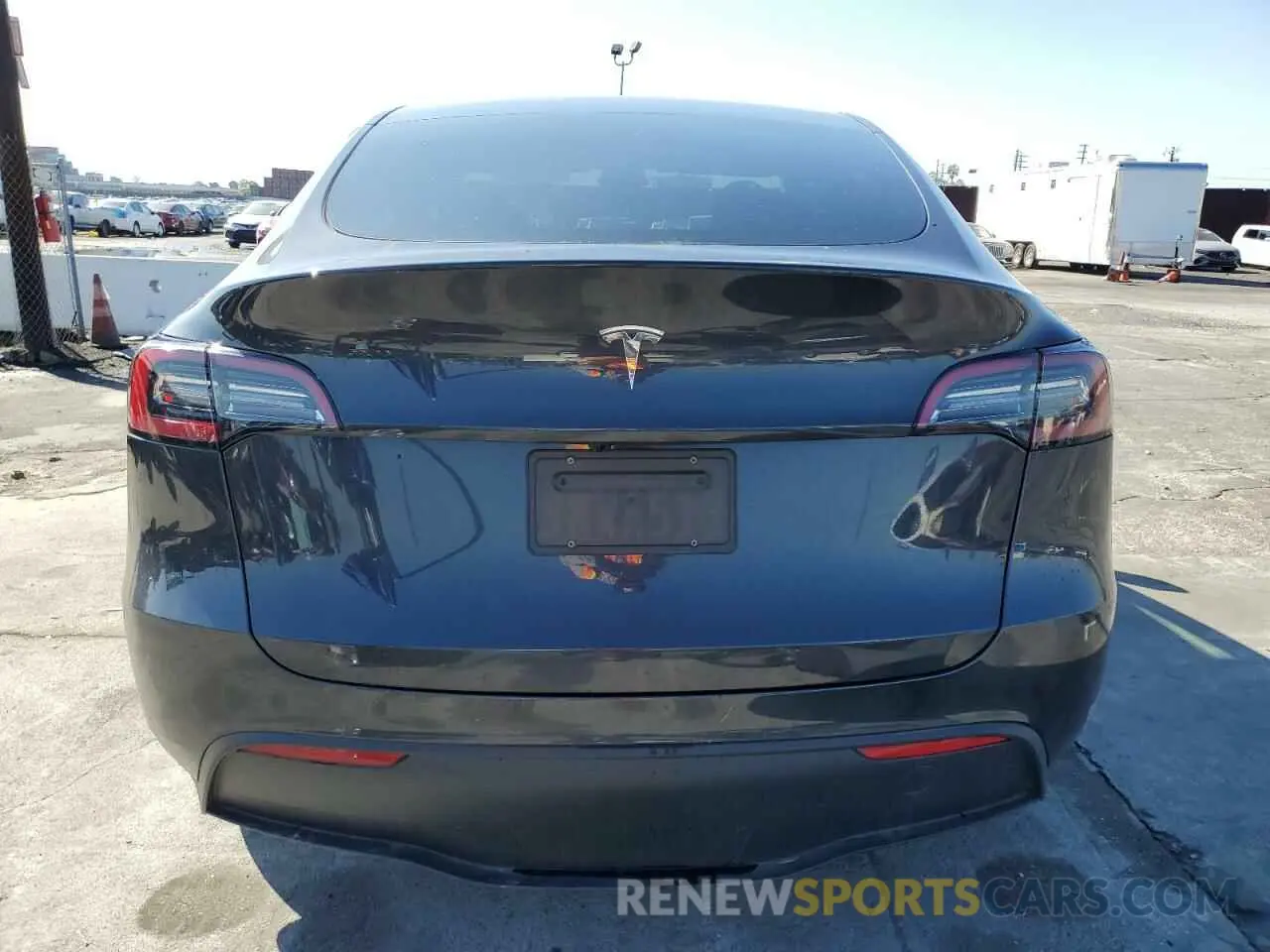 6 Photograph of a damaged car 7SAYGDED4RF113579 TESLA MODEL Y 2024