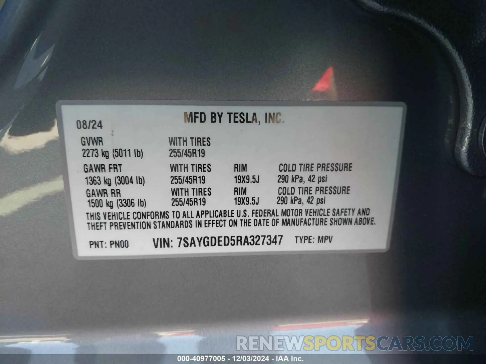 9 Photograph of a damaged car 7SAYGDED5RA327347 TESLA MODEL Y 2024