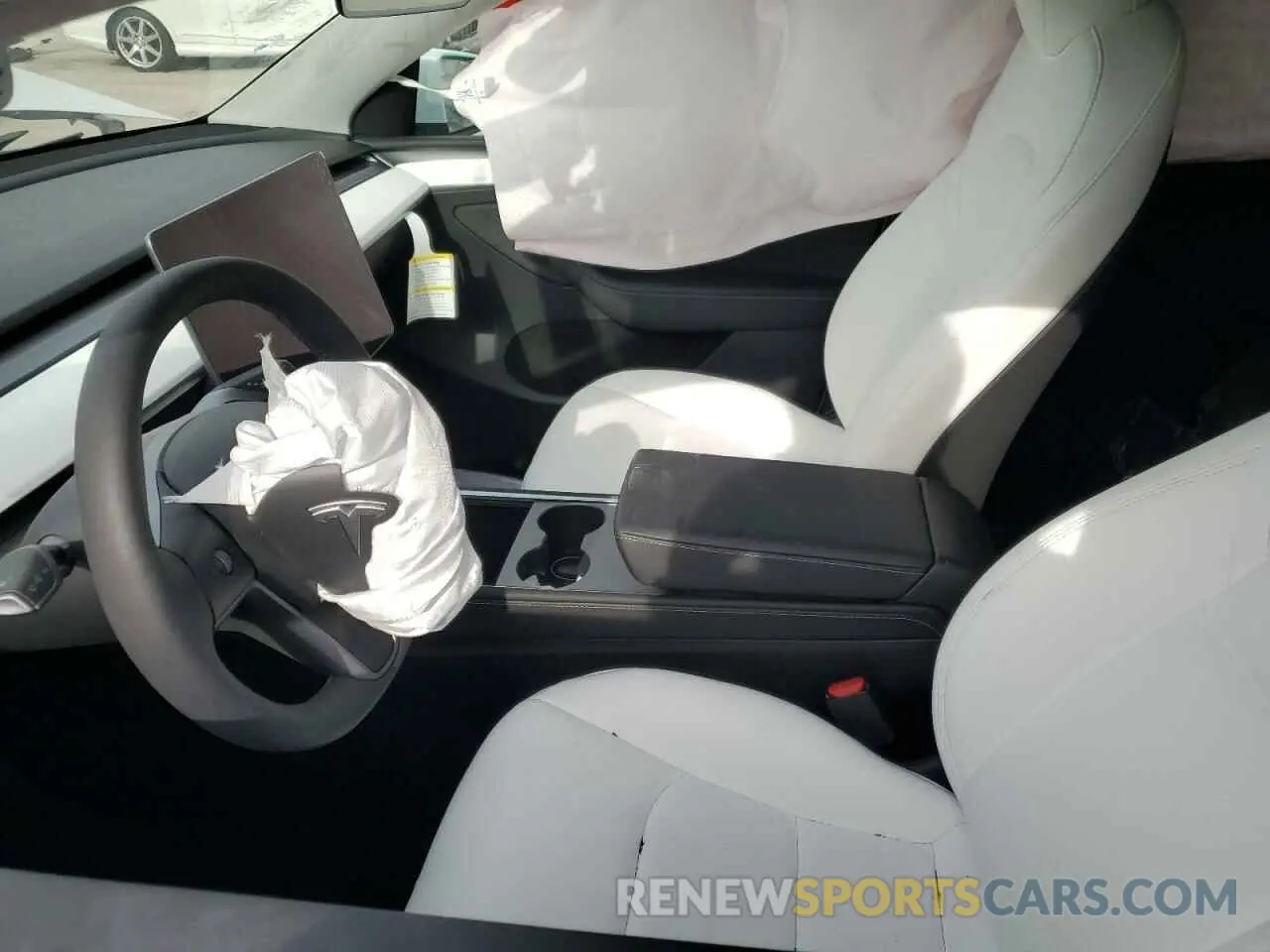 7 Photograph of a damaged car 7SAYGDED5RF045017 TESLA MODEL Y 2024