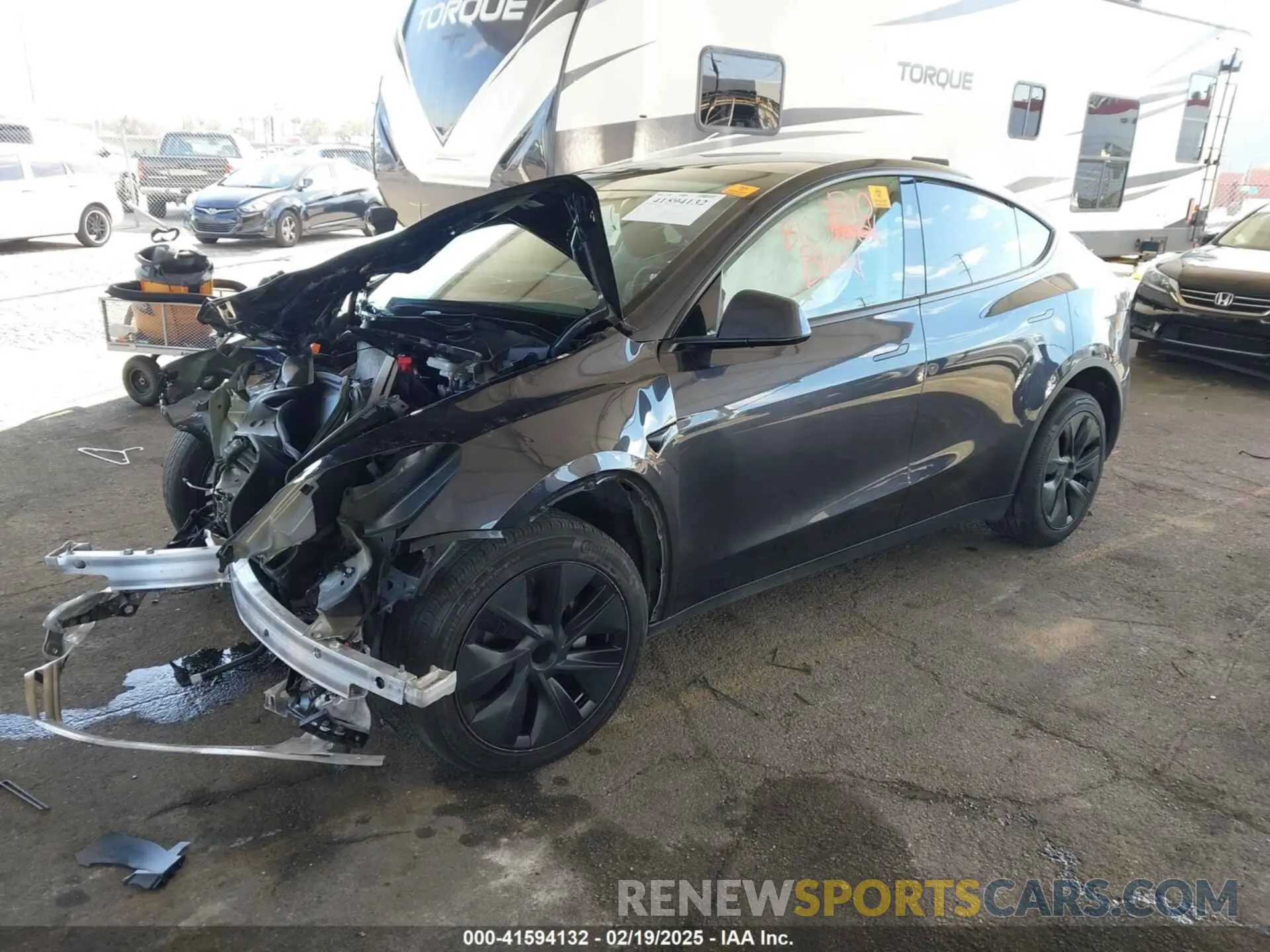 2 Фотография поврежденного автомобиля 7SAYGDED5RF194219 TESLA MODEL Y 2024