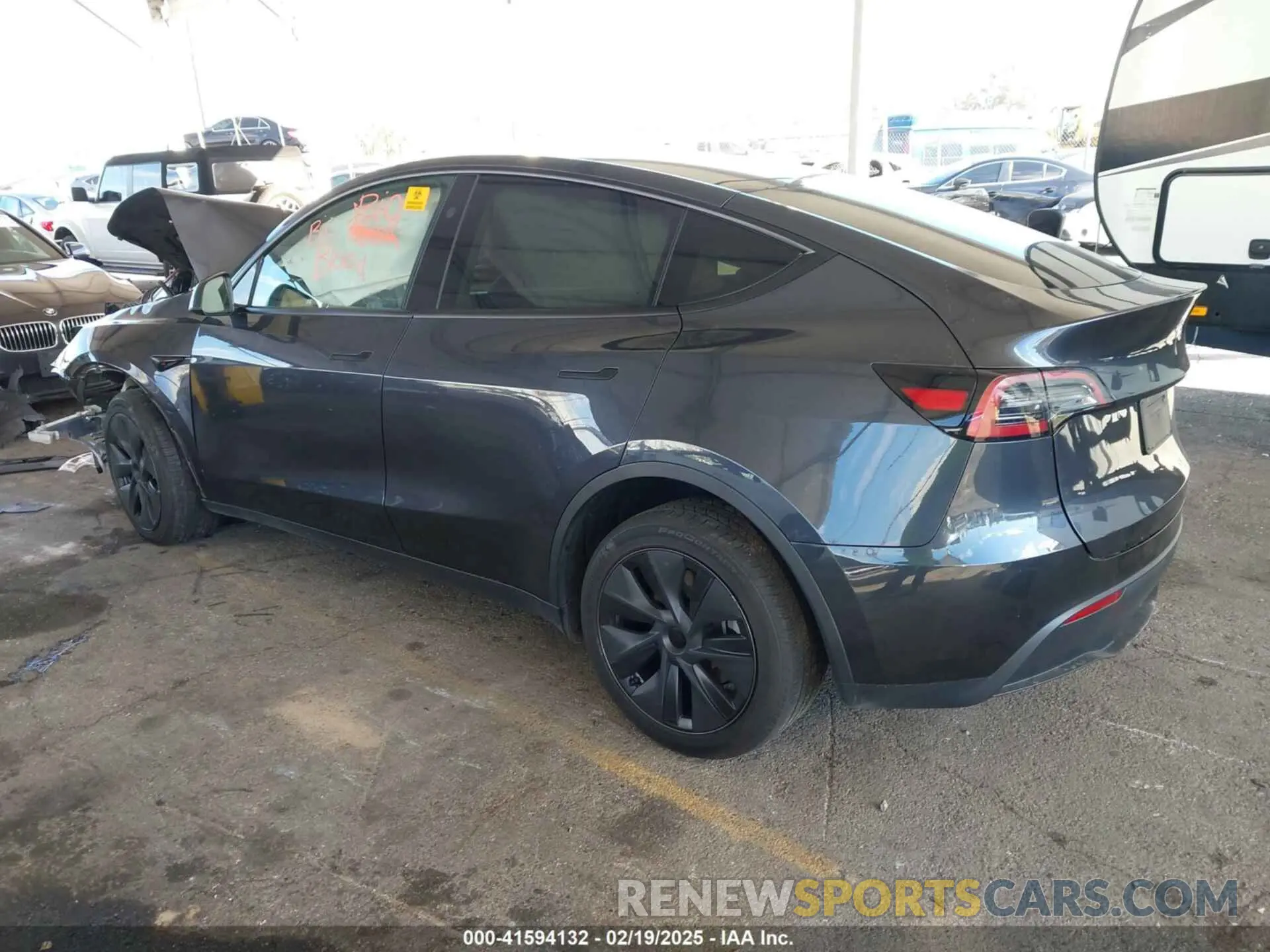 3 Фотография поврежденного автомобиля 7SAYGDED5RF194219 TESLA MODEL Y 2024