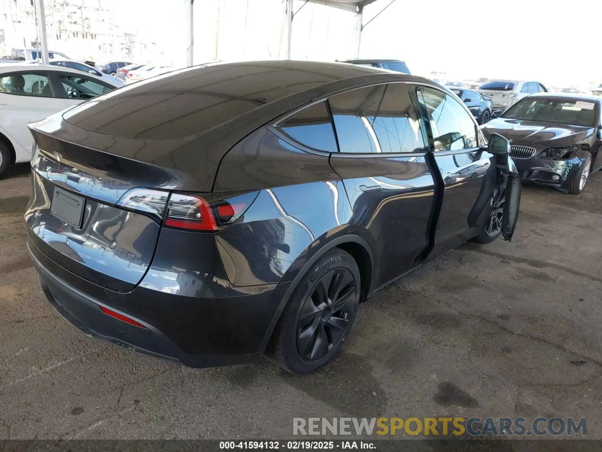 4 Фотография поврежденного автомобиля 7SAYGDED5RF194219 TESLA MODEL Y 2024