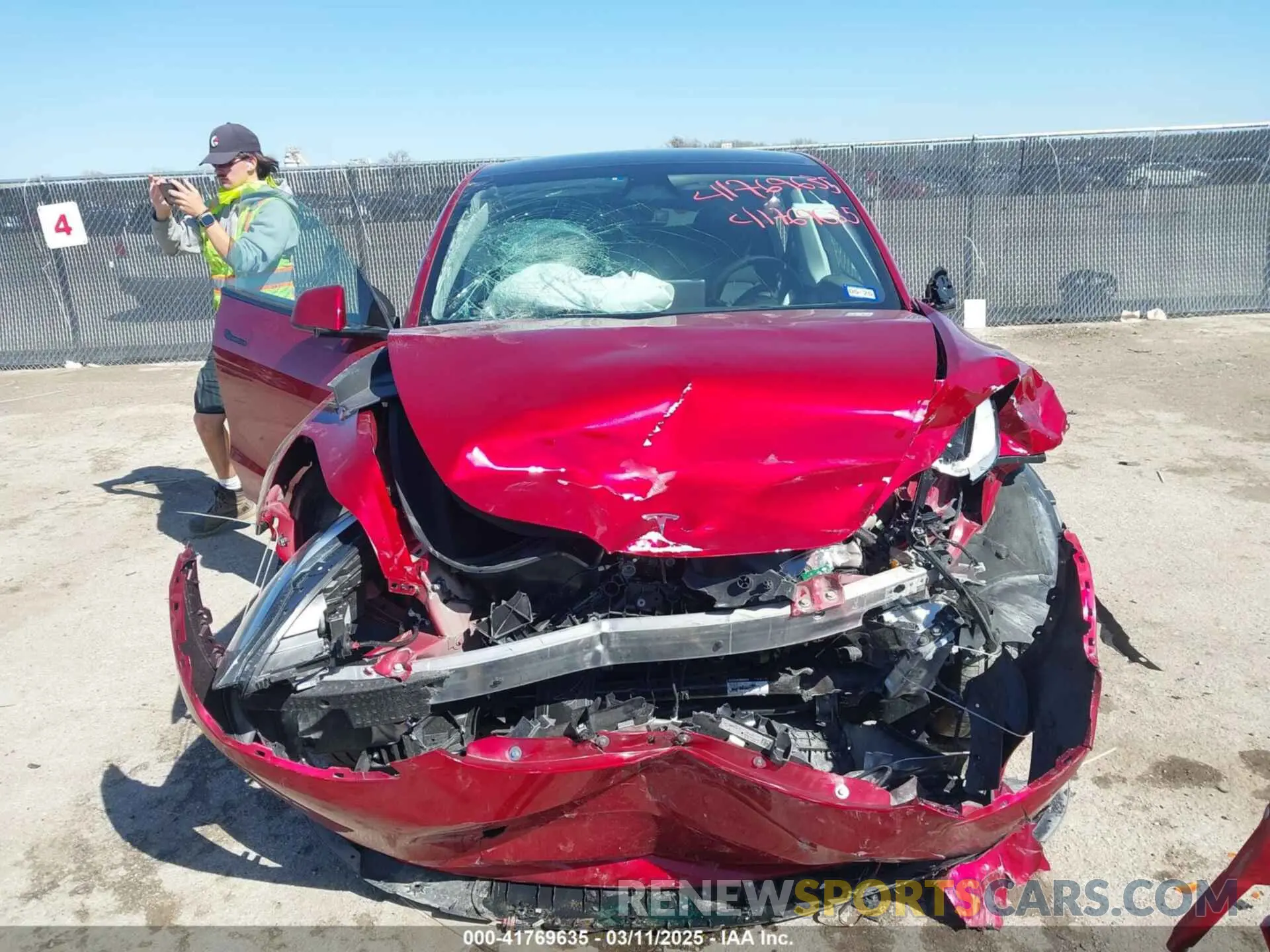 11 Photograph of a damaged car 7SAYGDED6RA300819 TESLA MODEL Y 2024