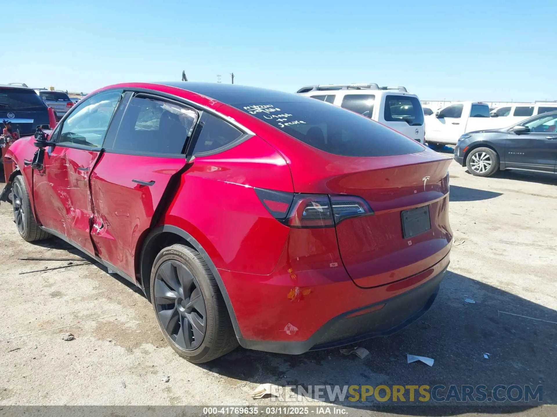 3 Photograph of a damaged car 7SAYGDED6RA300819 TESLA MODEL Y 2024