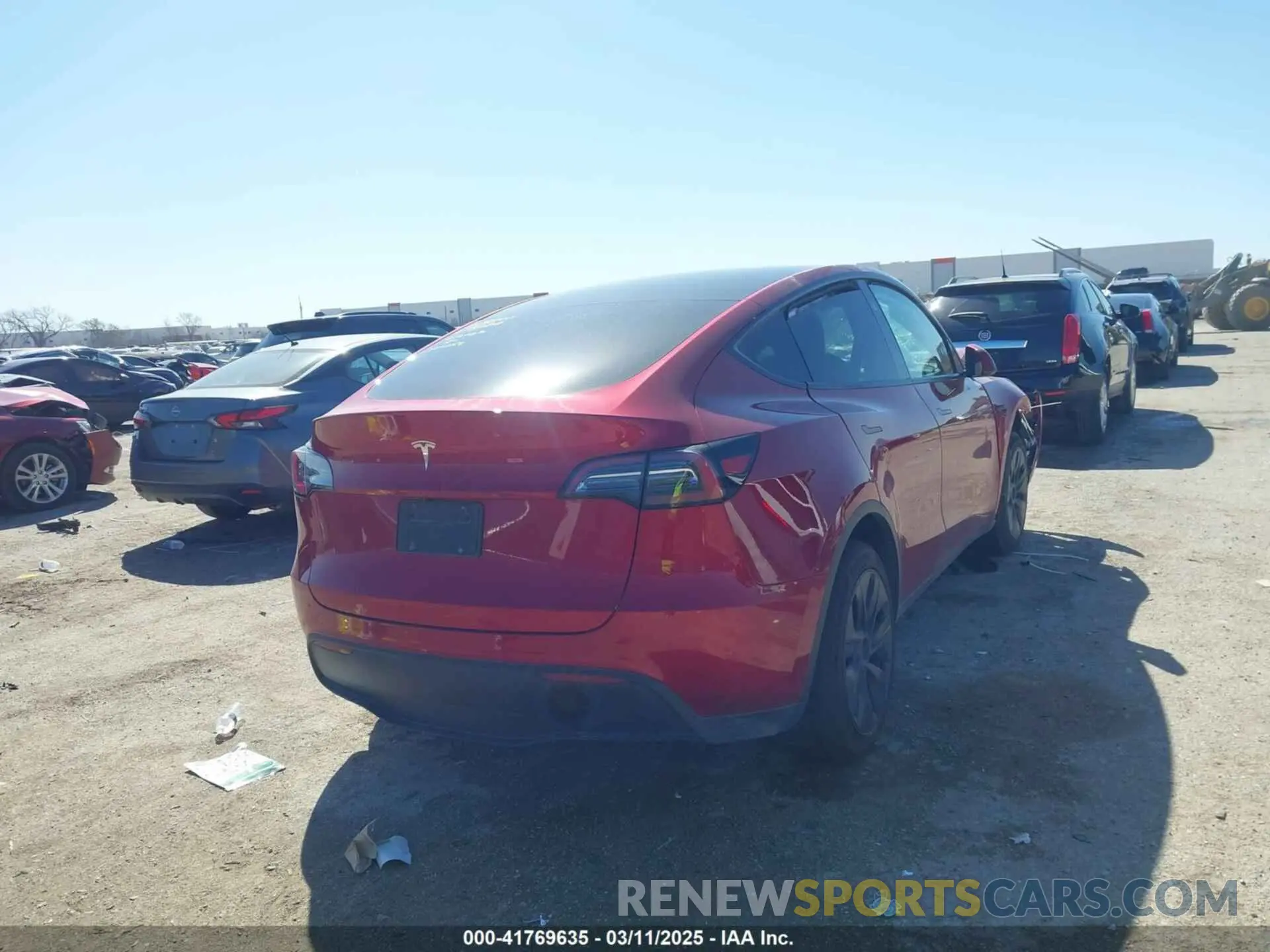 4 Photograph of a damaged car 7SAYGDED6RA300819 TESLA MODEL Y 2024