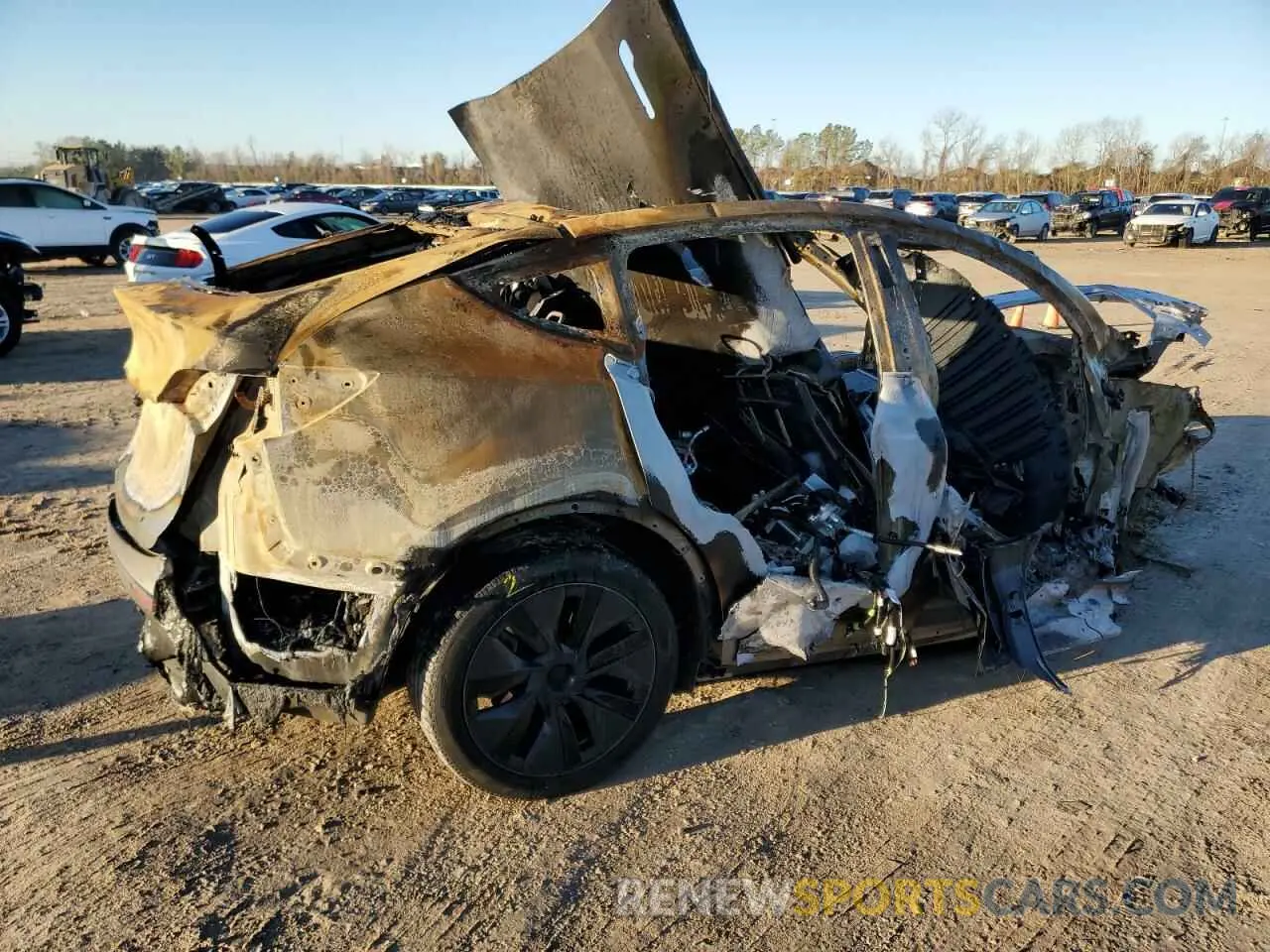 3 Фотография поврежденного автомобиля 7SAYGDED6RA324943 TESLA MODEL Y 2024