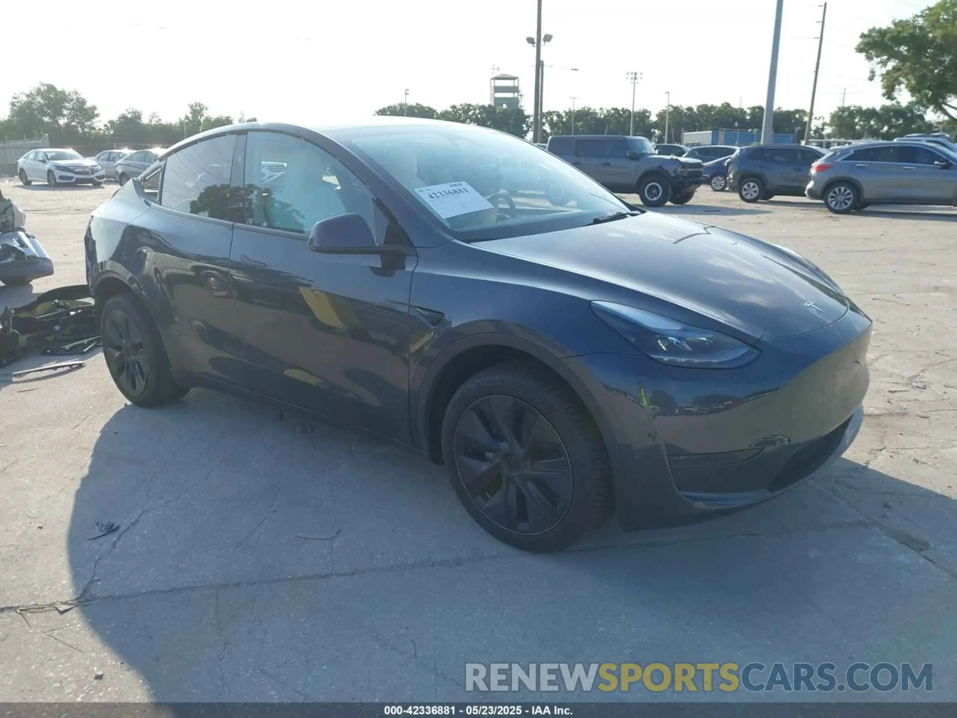 1 Photograph of a damaged car 7SAYGDED6RA334775 TESLA MODEL Y 2024