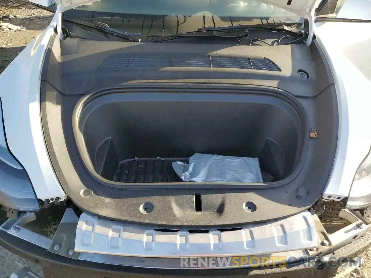 13 Photograph of a damaged car 7SAYGDED6RF027481 TESLA MODEL Y 2024