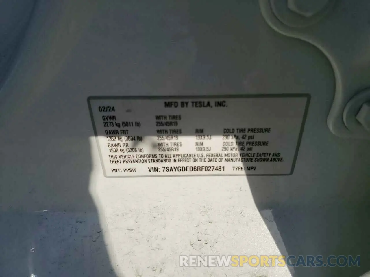16 Photograph of a damaged car 7SAYGDED6RF027481 TESLA MODEL Y 2024