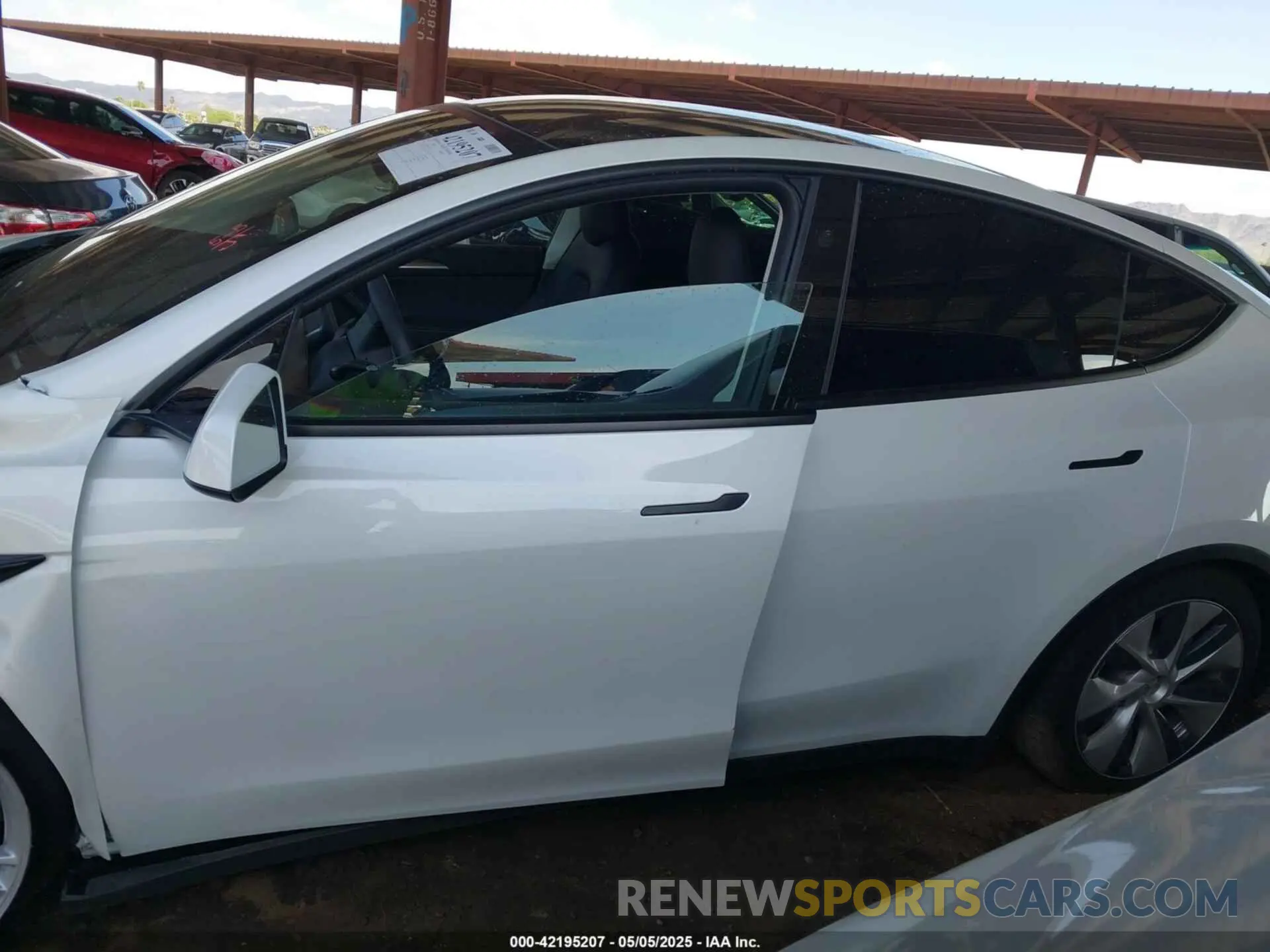 13 Photograph of a damaged car 7SAYGDED6RF056253 TESLA MODEL Y 2024