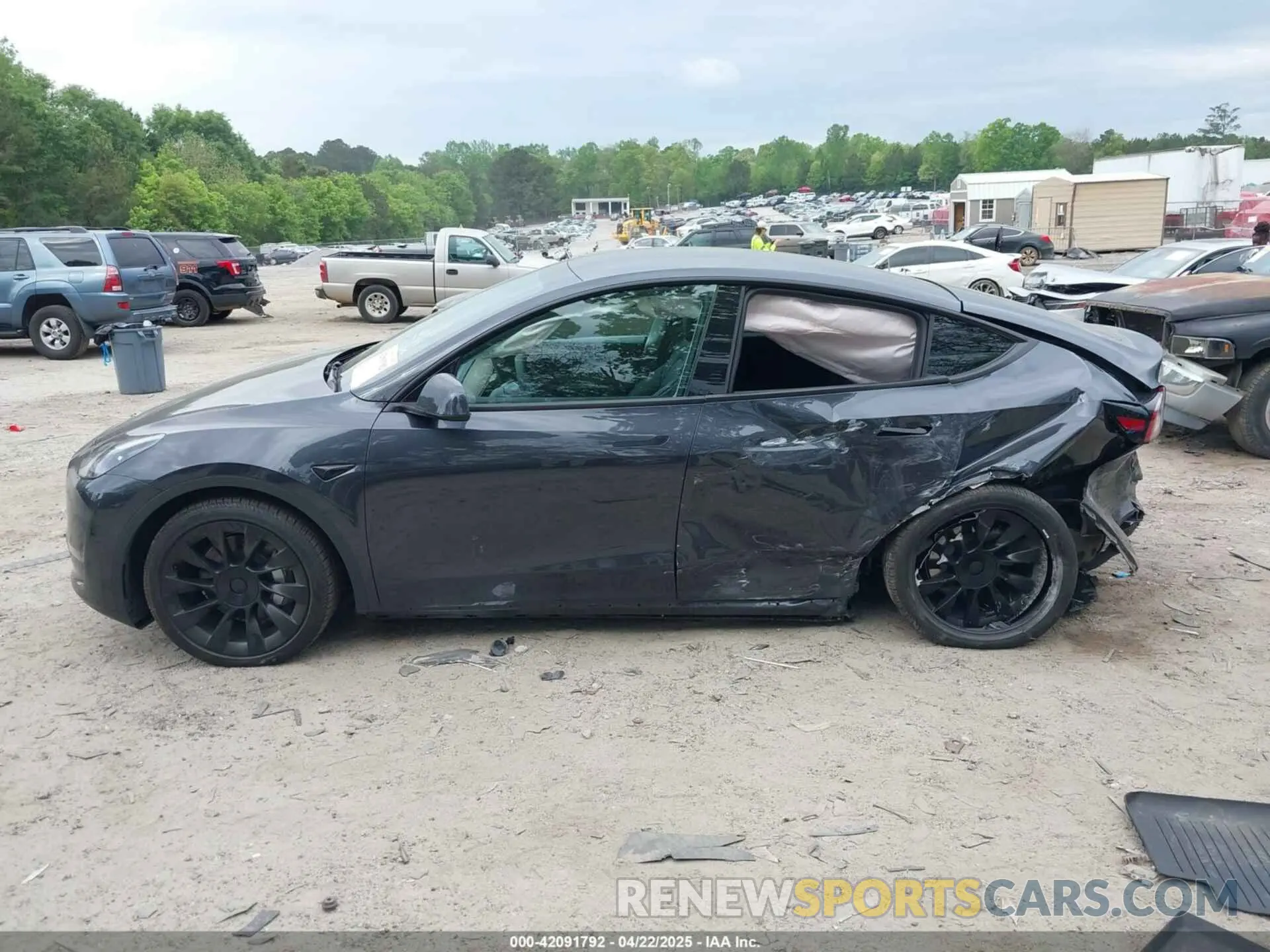 14 Фотография поврежденного автомобиля 7SAYGDED6RF098275 TESLA MODEL Y 2024
