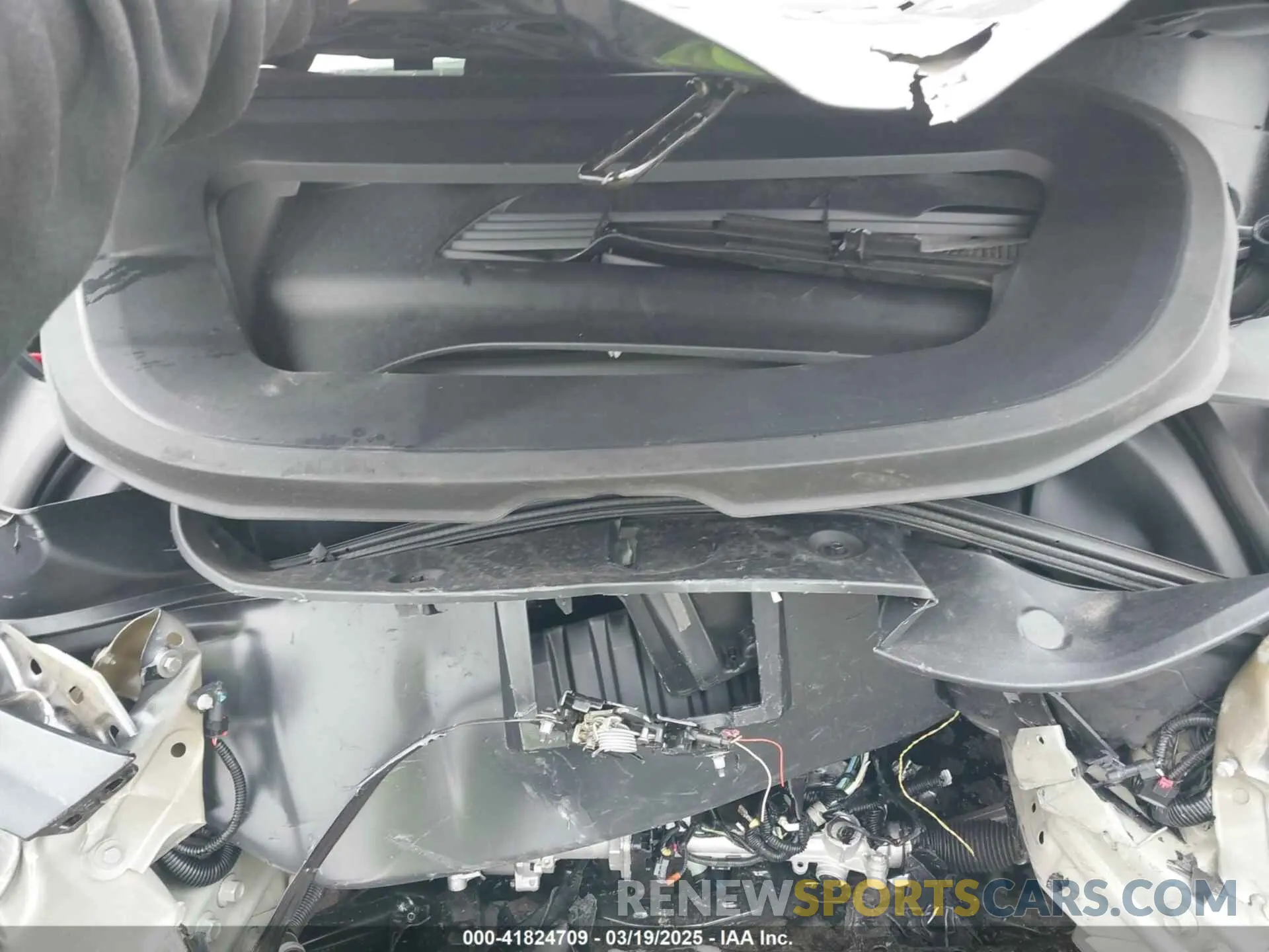 10 Фотография поврежденного автомобиля 7SAYGDED6RF102745 TESLA MODEL Y 2024