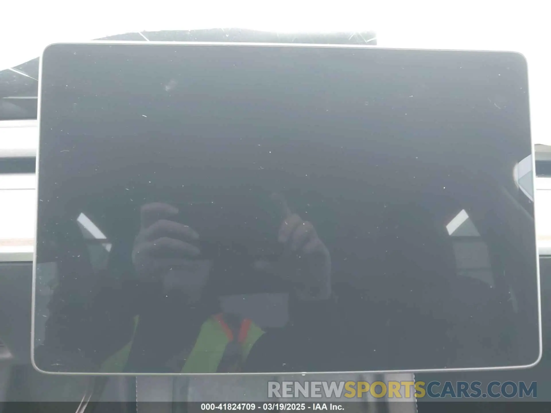17 Фотография поврежденного автомобиля 7SAYGDED6RF102745 TESLA MODEL Y 2024