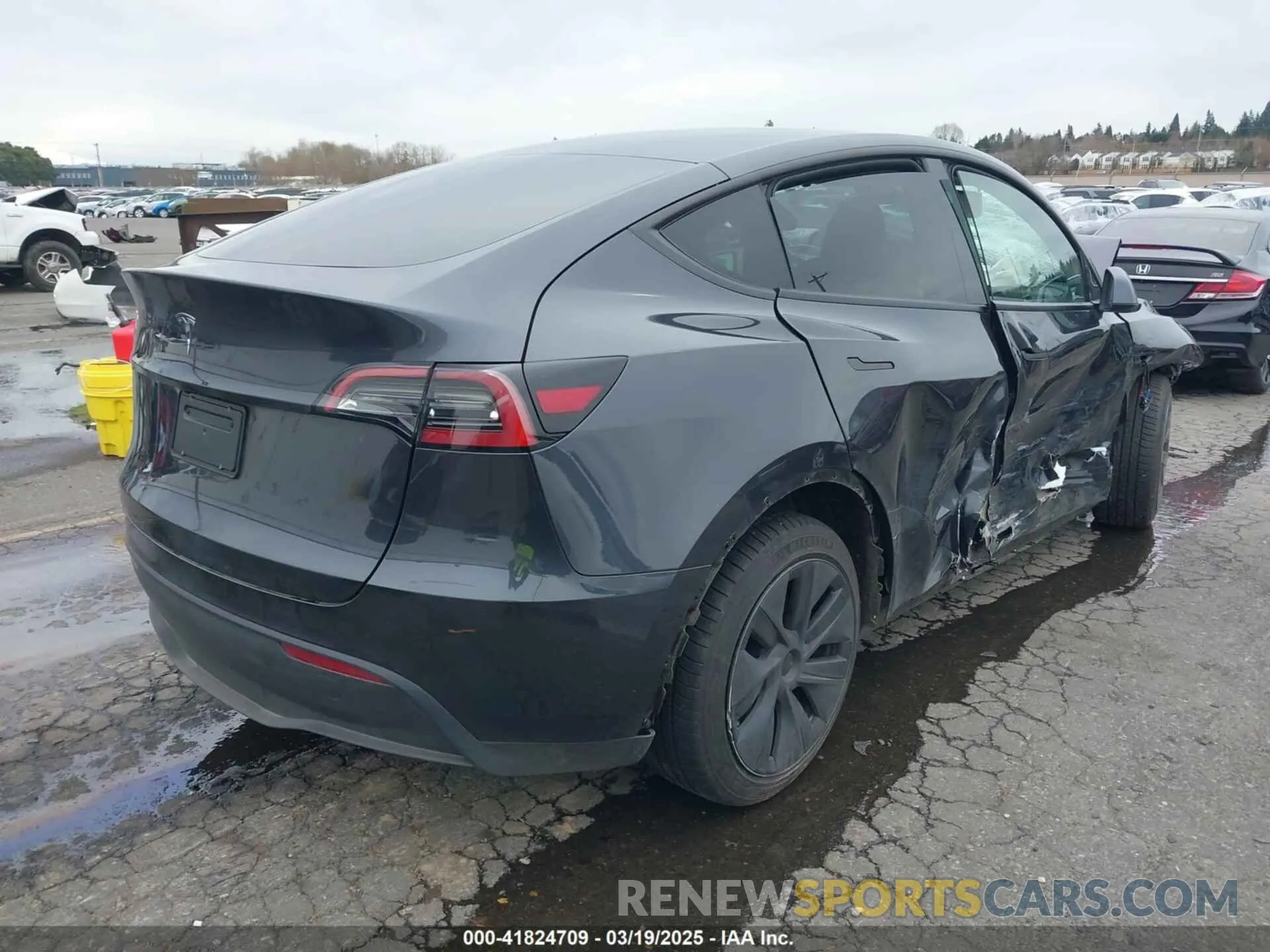4 Фотография поврежденного автомобиля 7SAYGDED6RF102745 TESLA MODEL Y 2024
