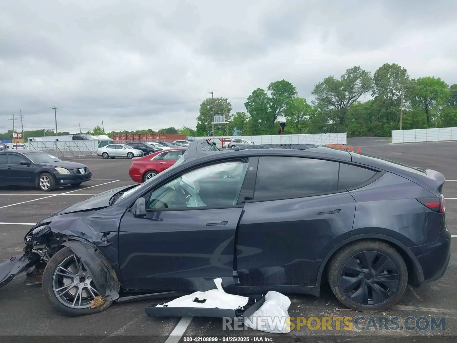 14 Фотография поврежденного автомобиля 7SAYGDED6RF151881 TESLA MODEL Y 2024