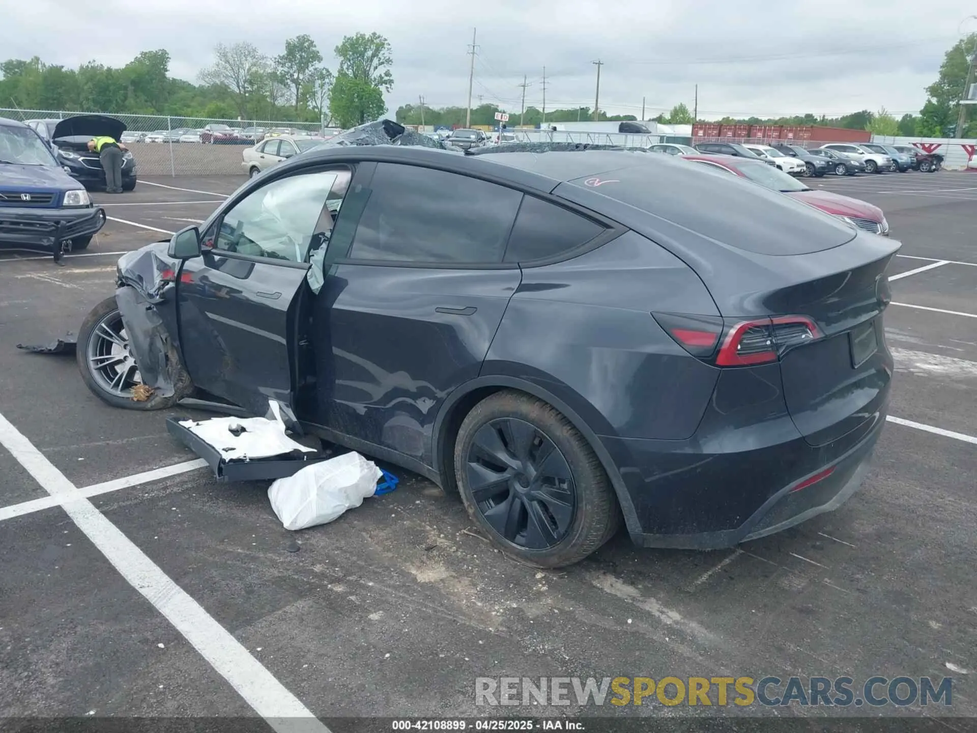 3 Фотография поврежденного автомобиля 7SAYGDED6RF151881 TESLA MODEL Y 2024