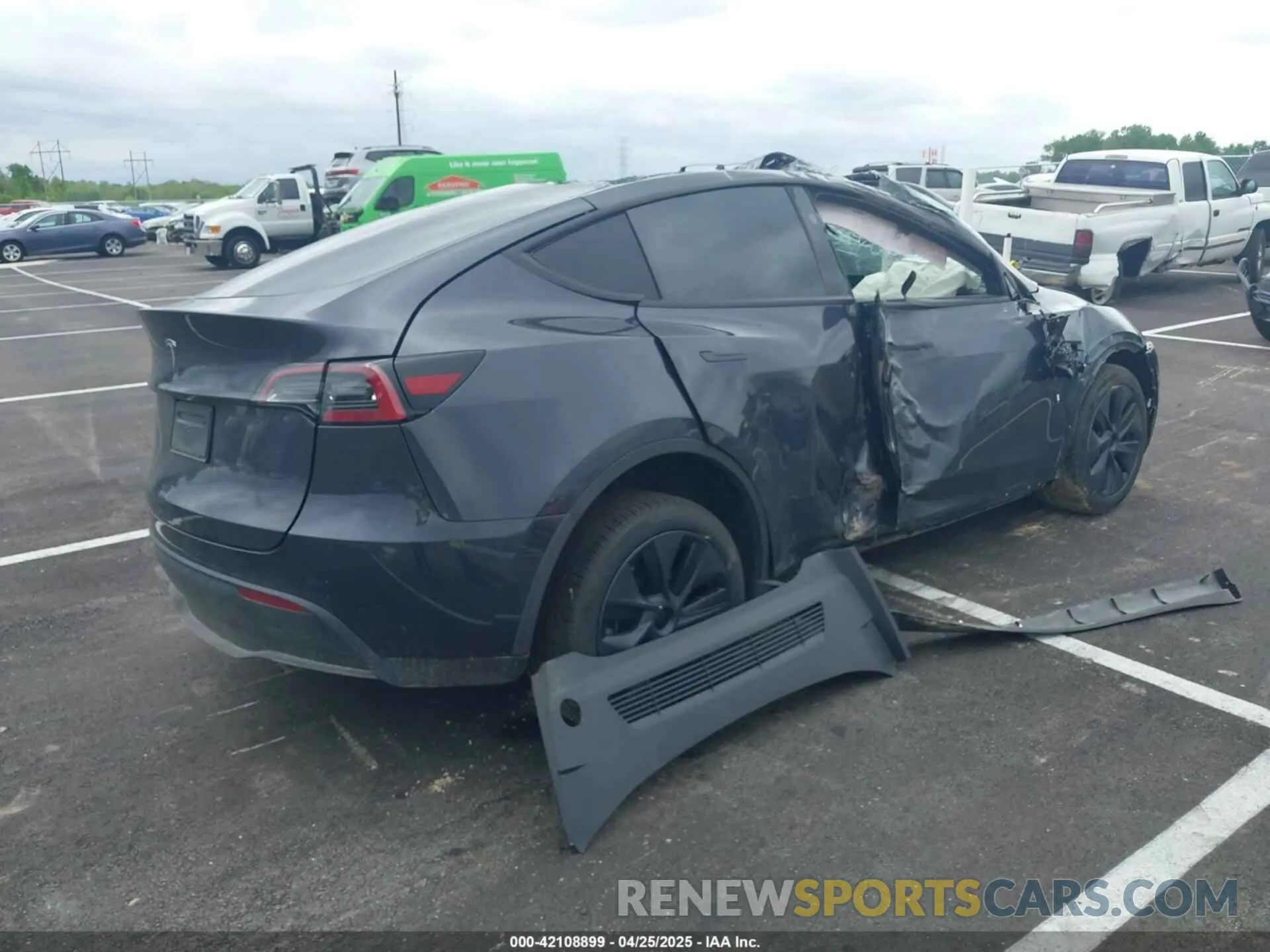 4 Фотография поврежденного автомобиля 7SAYGDED6RF151881 TESLA MODEL Y 2024