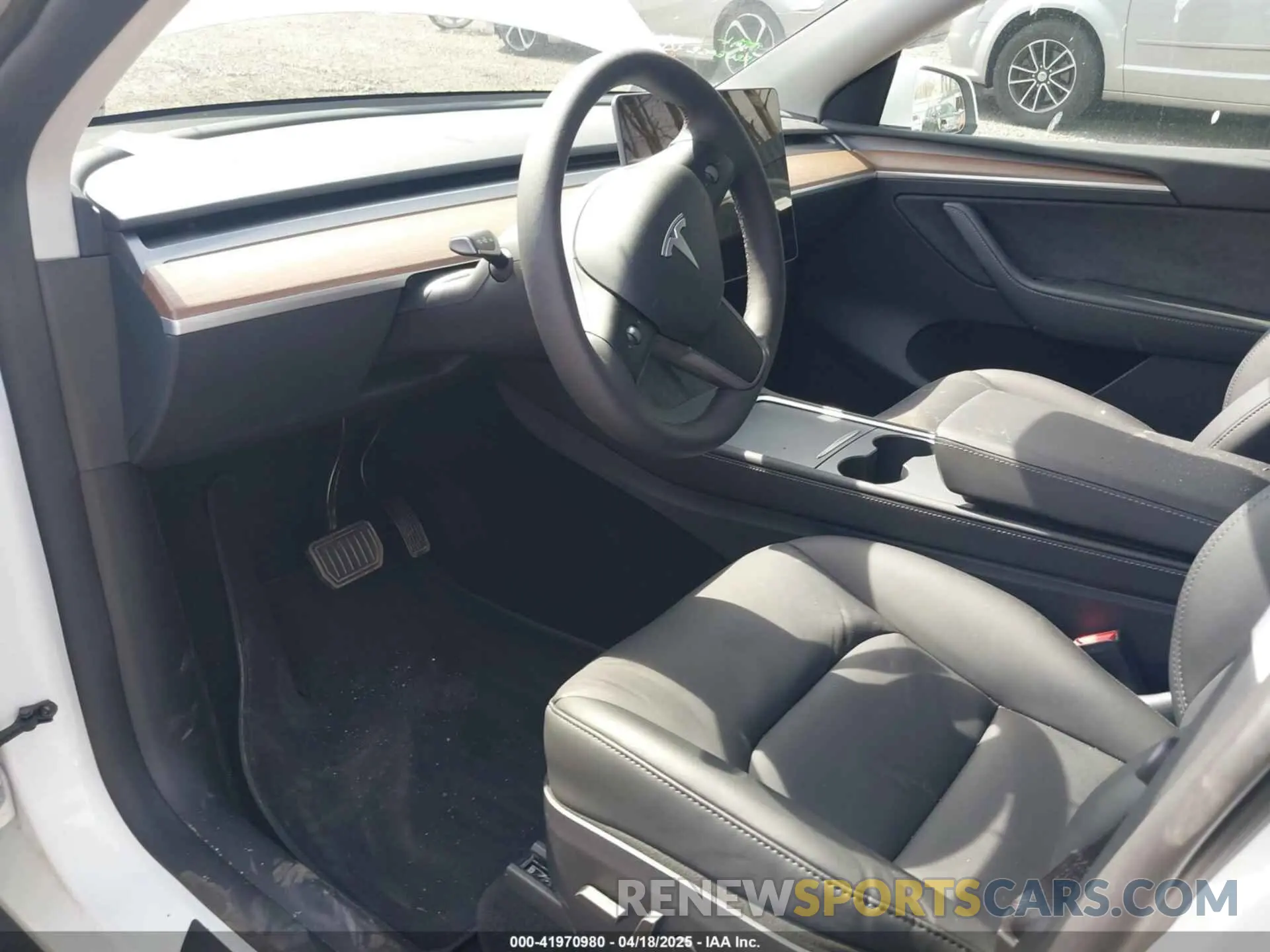 5 Фотография поврежденного автомобиля 7SAYGDED6RF160936 TESLA MODEL Y 2024