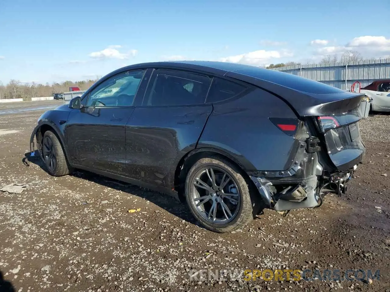 2 Фотография поврежденного автомобиля 7SAYGDED6RF161715 TESLA MODEL Y 2024