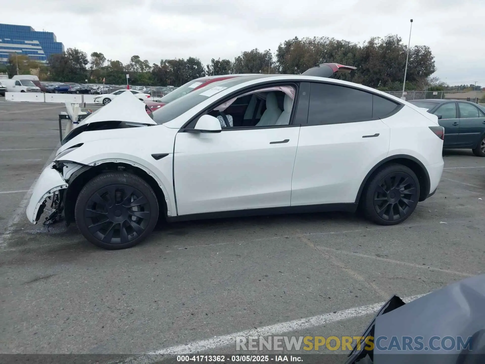 14 Фотография поврежденного автомобиля 7SAYGDED6RF166543 TESLA MODEL Y 2024