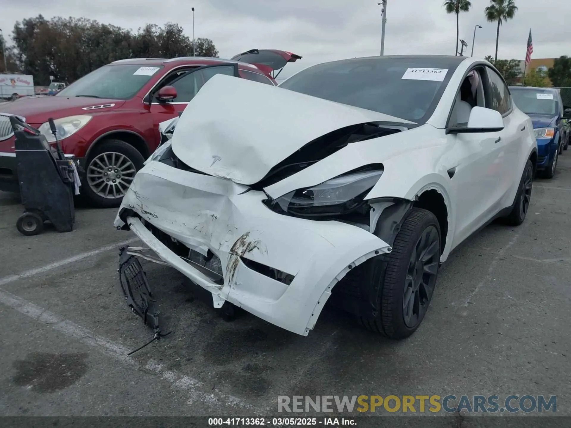 2 Фотография поврежденного автомобиля 7SAYGDED6RF166543 TESLA MODEL Y 2024