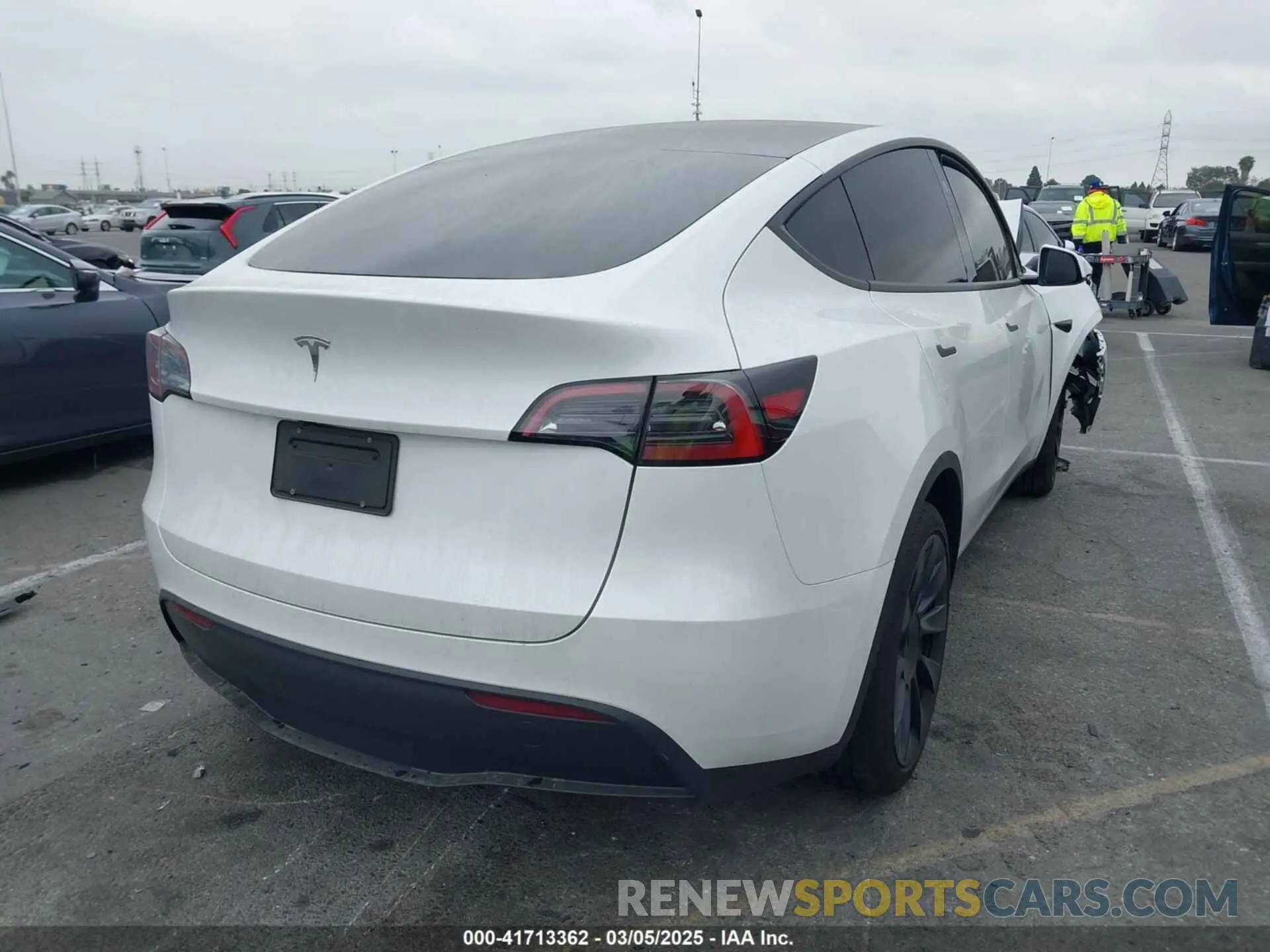 4 Фотография поврежденного автомобиля 7SAYGDED6RF166543 TESLA MODEL Y 2024