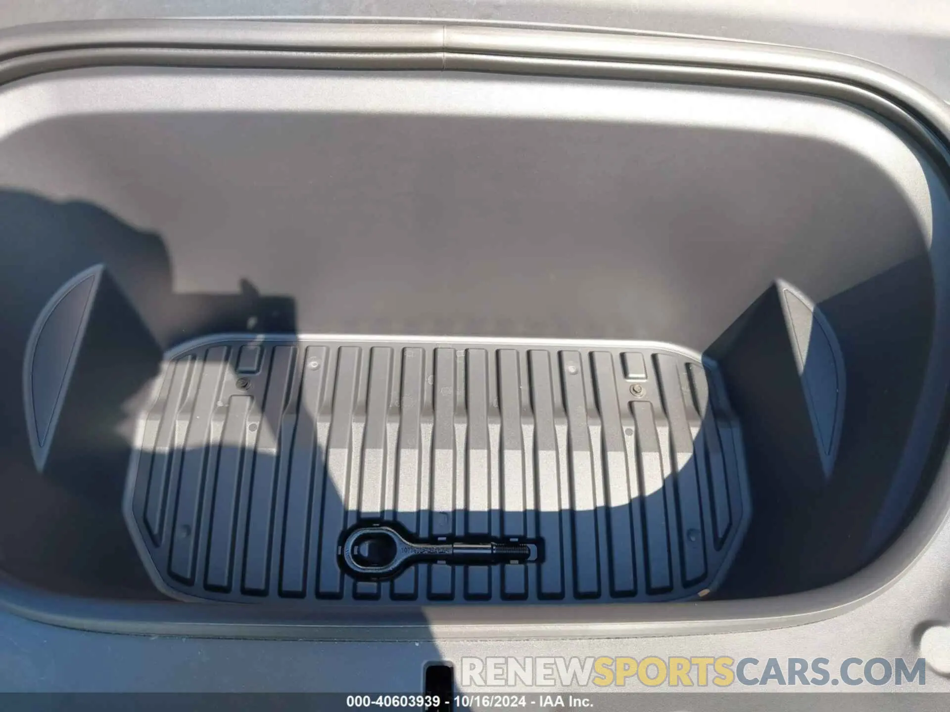 10 Фотография поврежденного автомобиля 7SAYGDED7RF040790 TESLA MODEL Y 2024