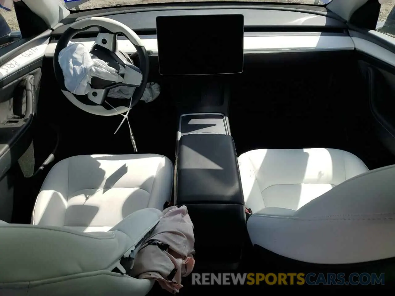 8 Photograph of a damaged car 7SAYGDED7RF043835 TESLA MODEL Y 2024