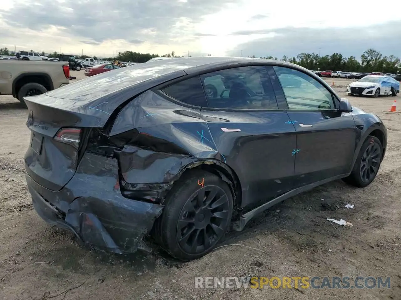 3 Photograph of a damaged car 7SAYGDED7RF044760 TESLA MODEL Y 2024