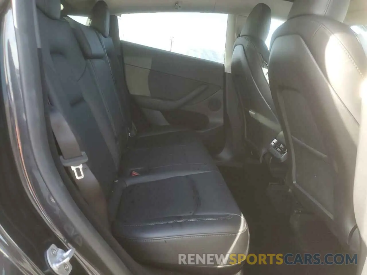10 Фотография поврежденного автомобиля 7SAYGDED7RF056973 TESLA MODEL Y 2024