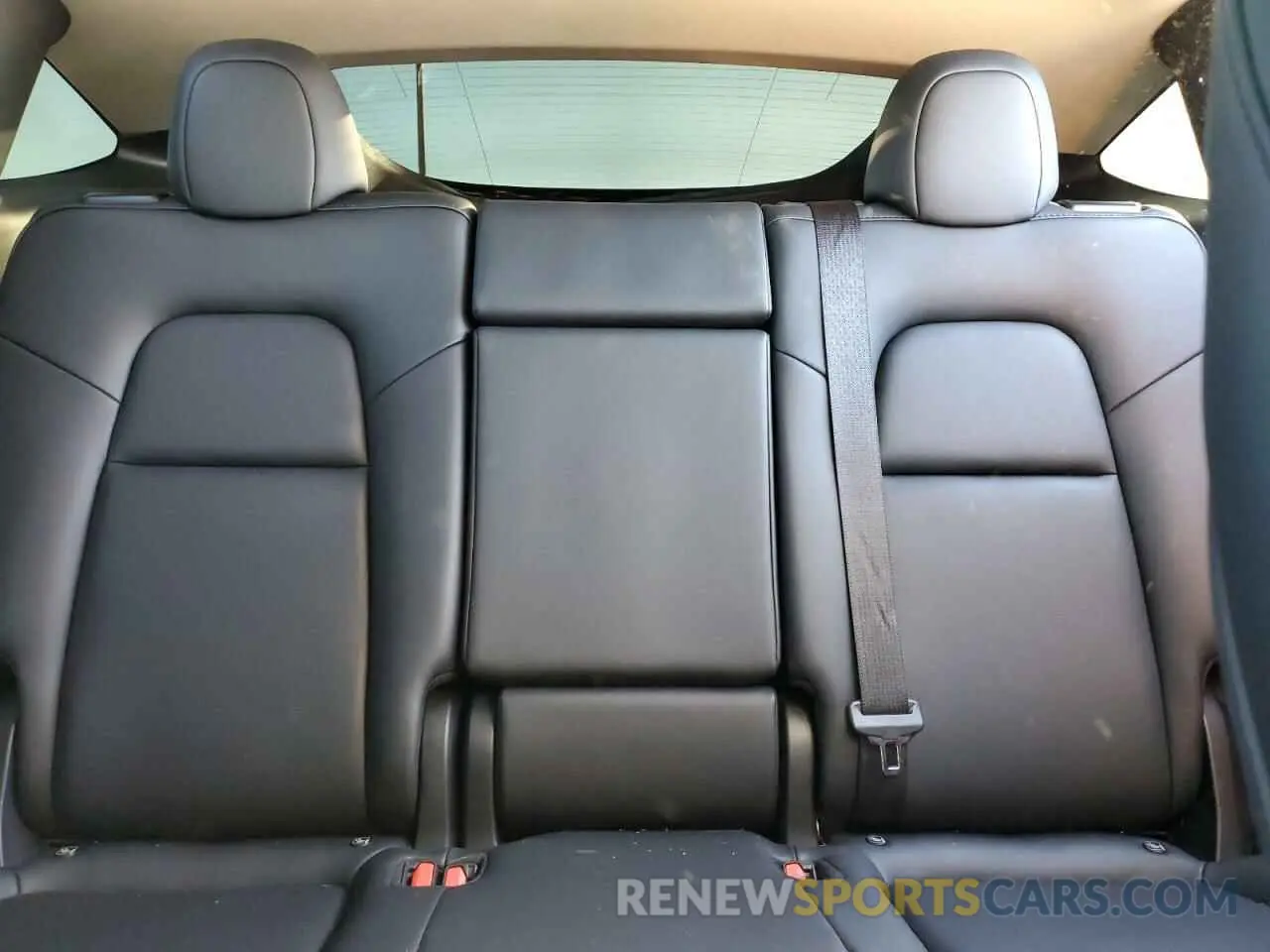 10 Фотография поврежденного автомобиля 7SAYGDED7RF108604 TESLA MODEL Y 2024