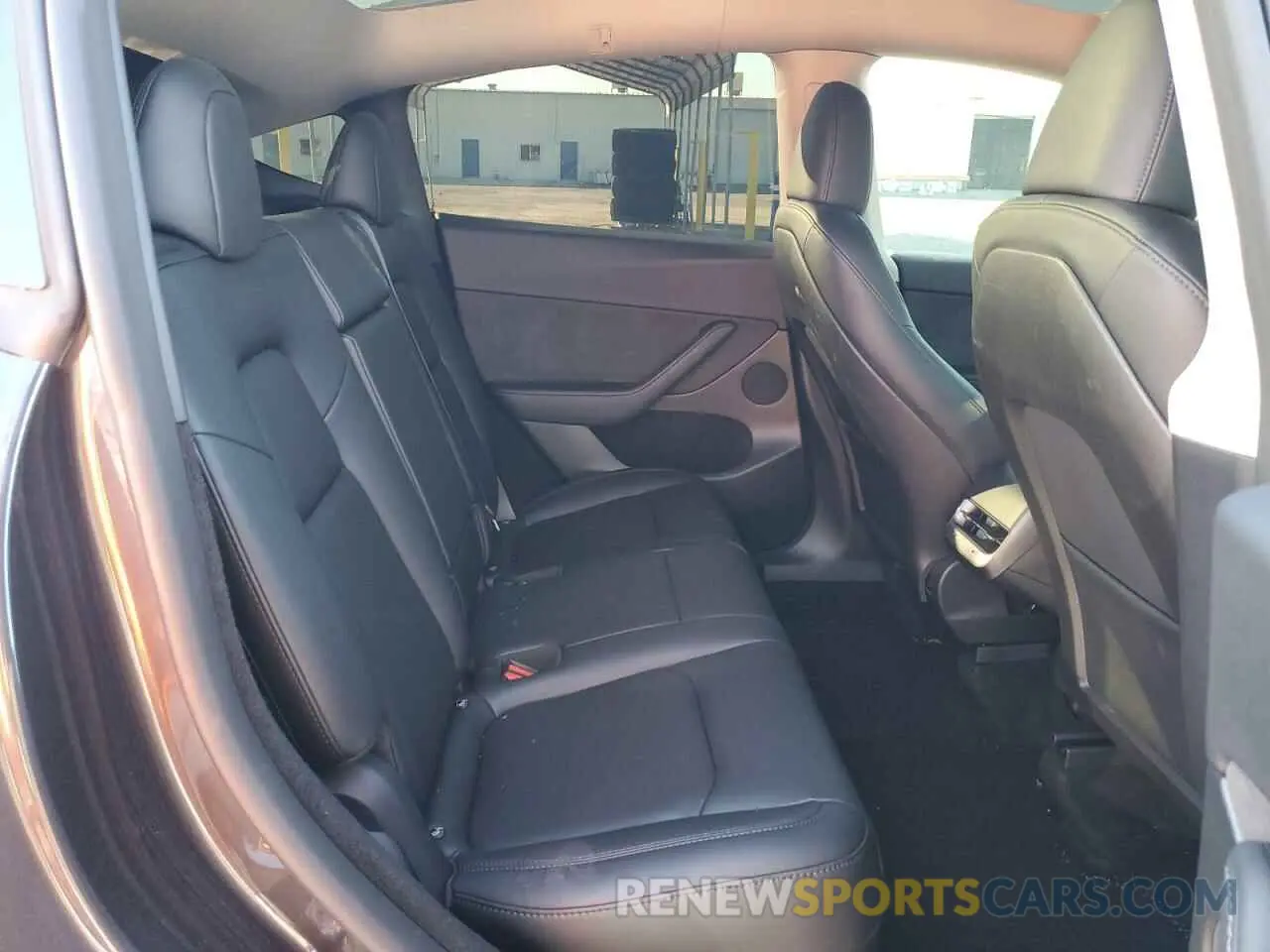 11 Фотография поврежденного автомобиля 7SAYGDED7RF108604 TESLA MODEL Y 2024