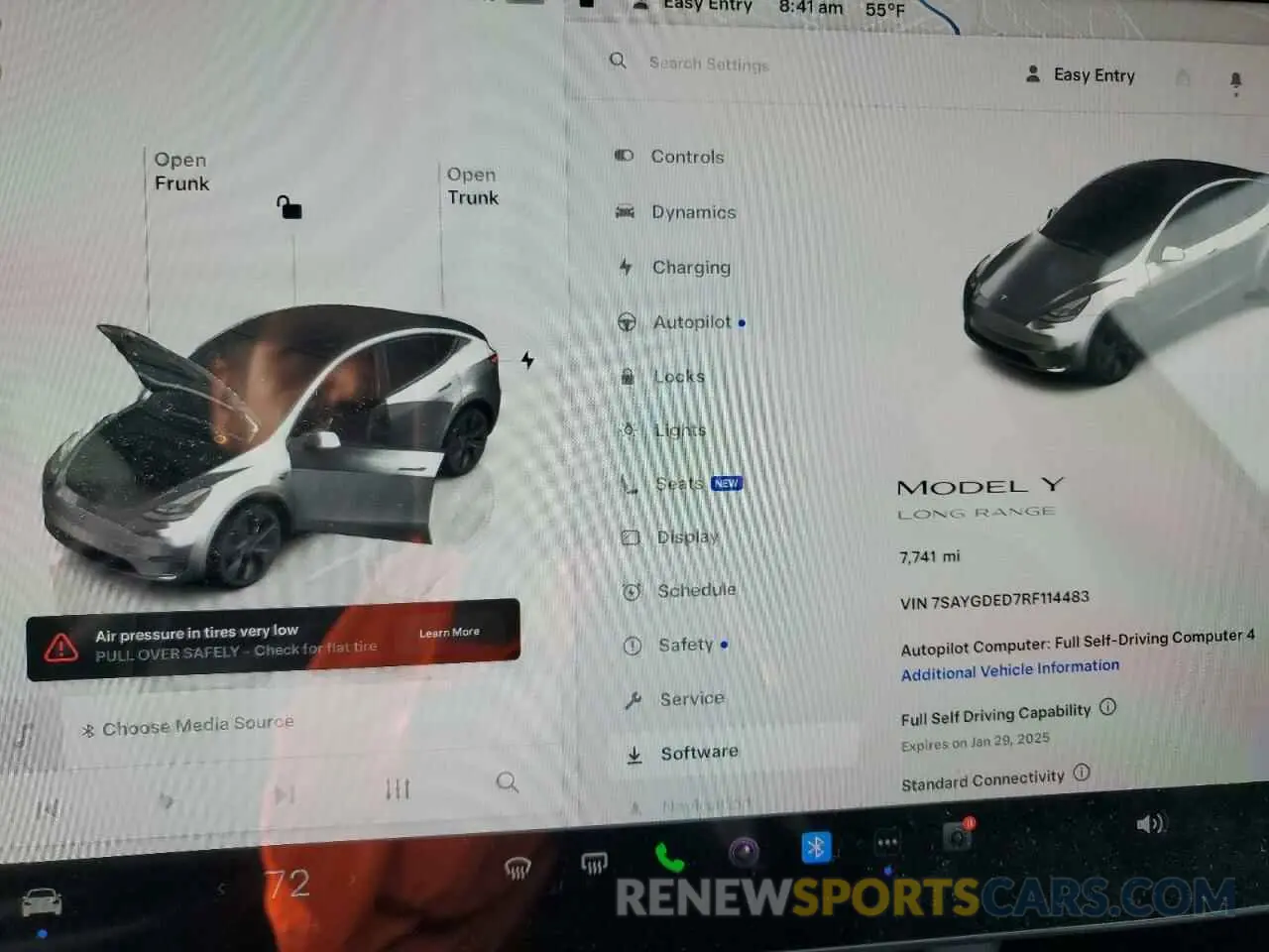 9 Photograph of a damaged car 7SAYGDED7RF114483 TESLA MODEL Y 2024