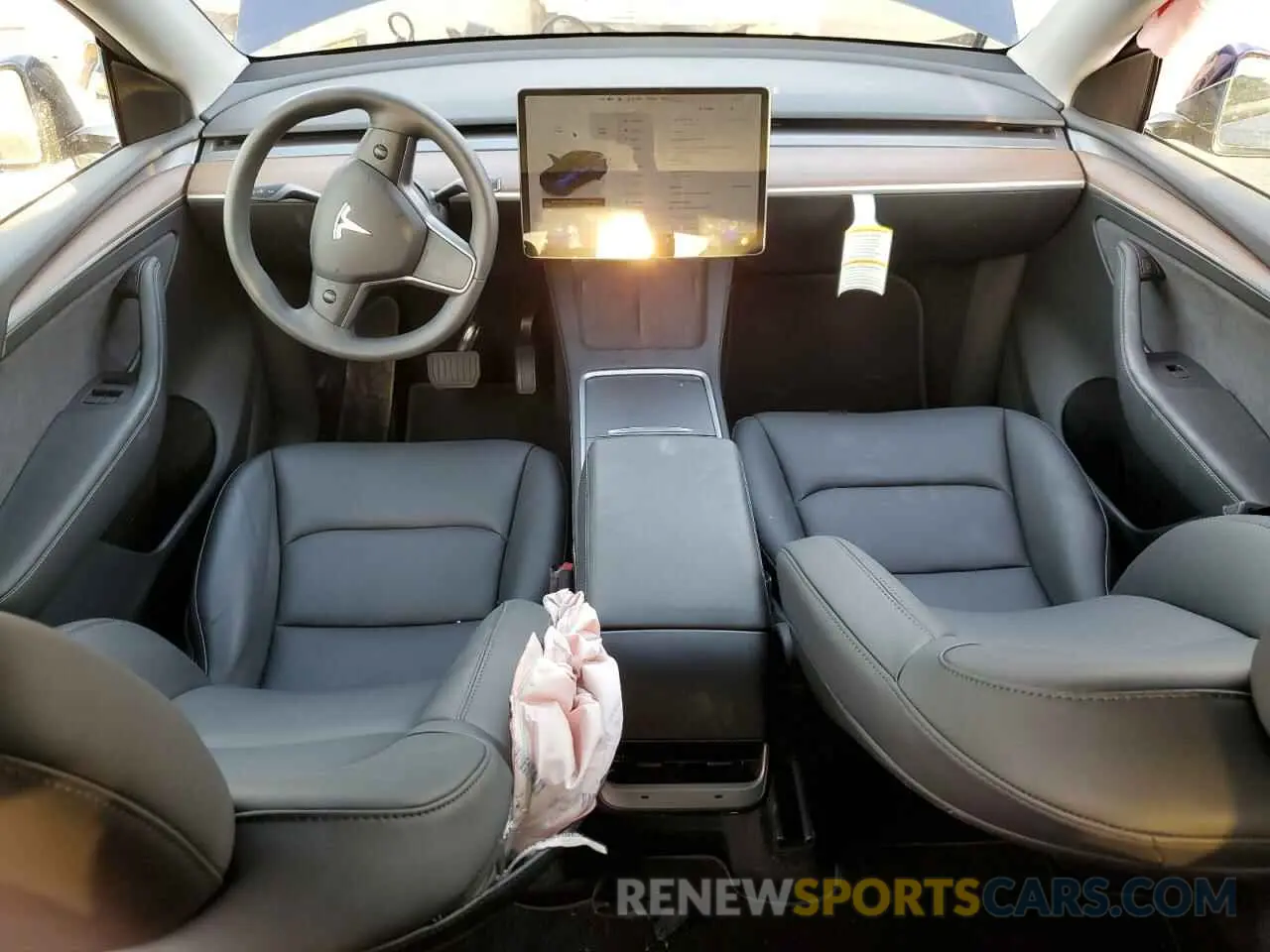 8 Photograph of a damaged car 7SAYGDED7RF120168 TESLA MODEL Y 2024
