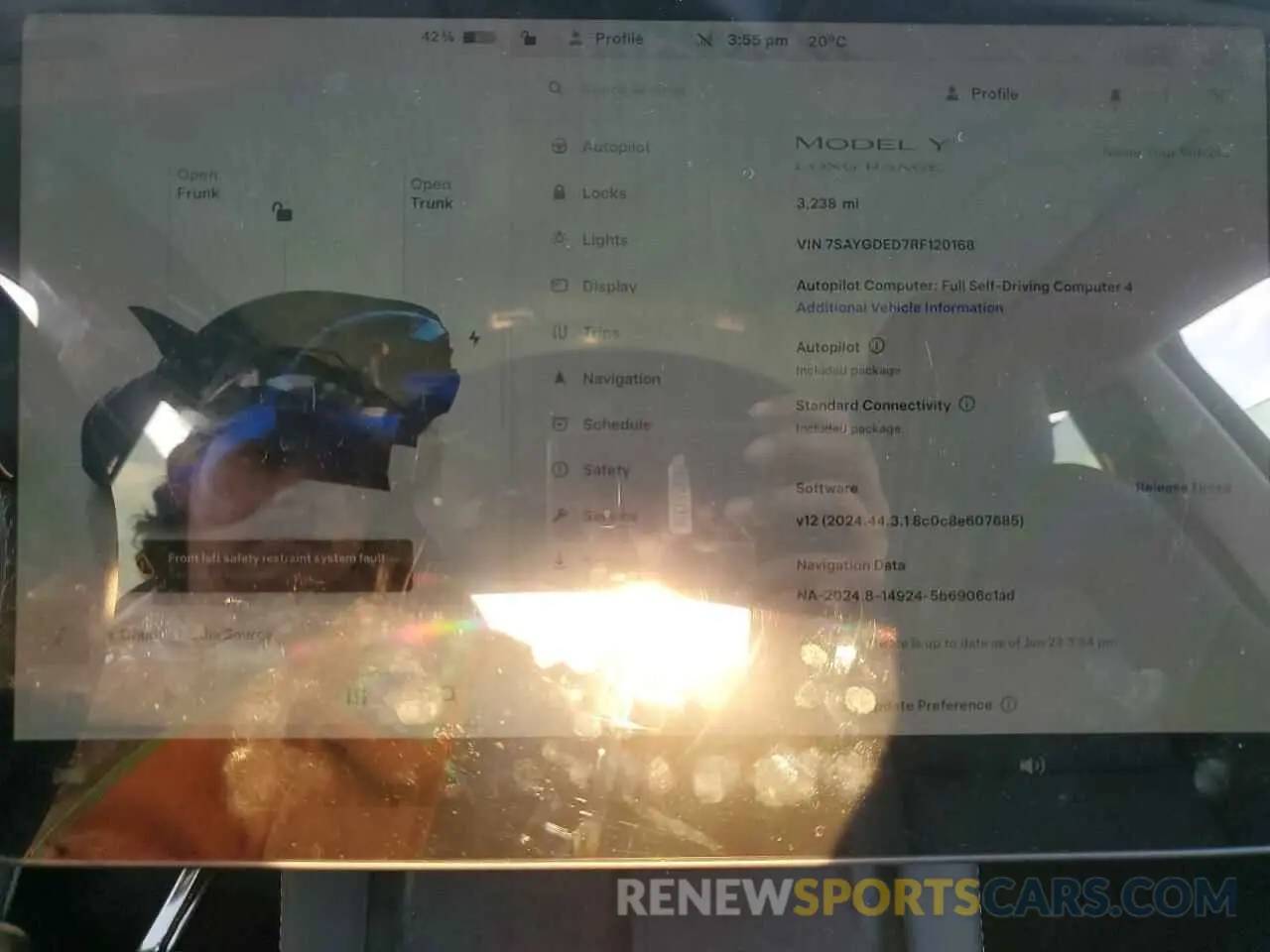 9 Photograph of a damaged car 7SAYGDED7RF120168 TESLA MODEL Y 2024