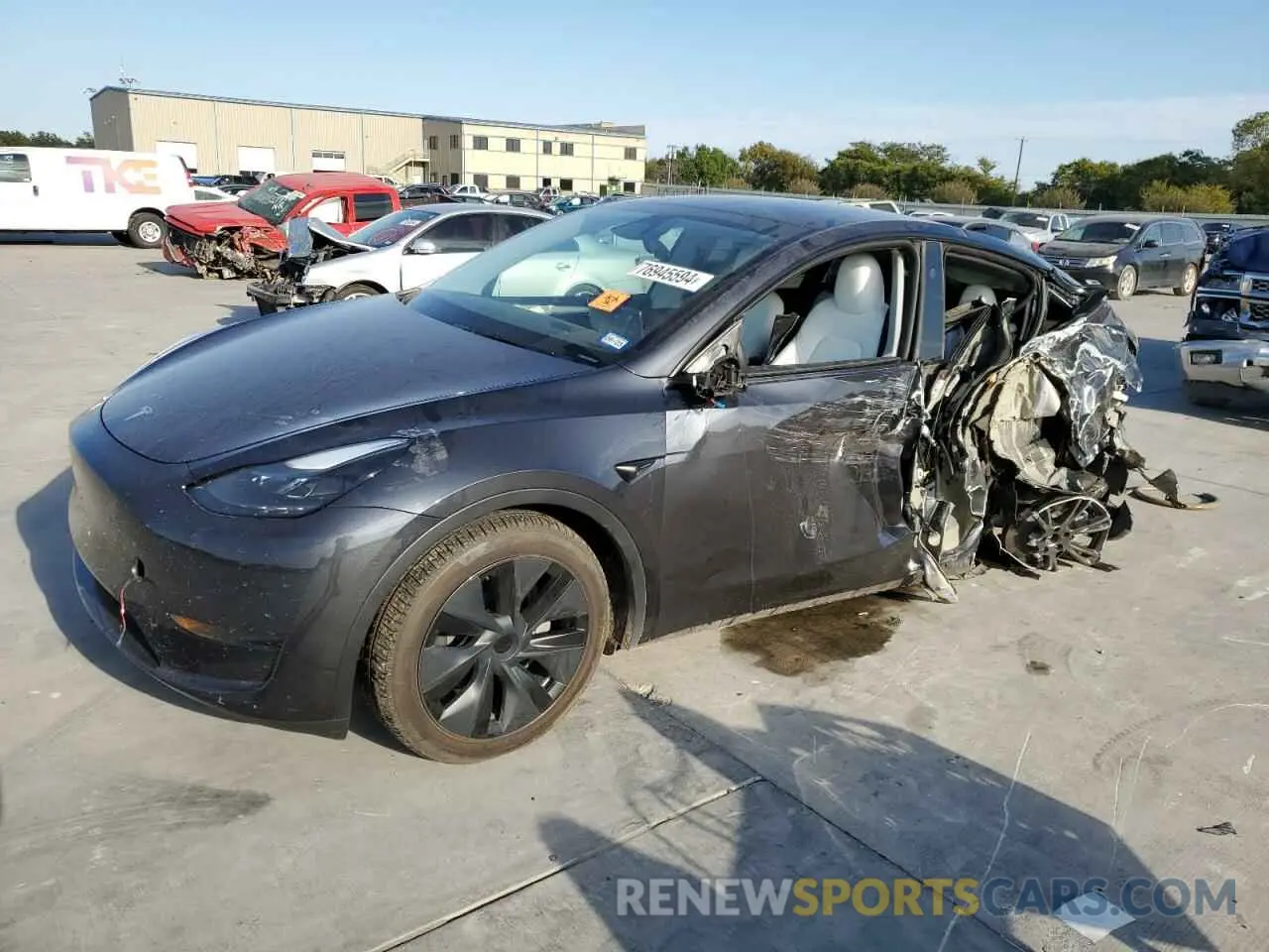 1 Photograph of a damaged car 7SAYGDED8RA302555 TESLA MODEL Y 2024