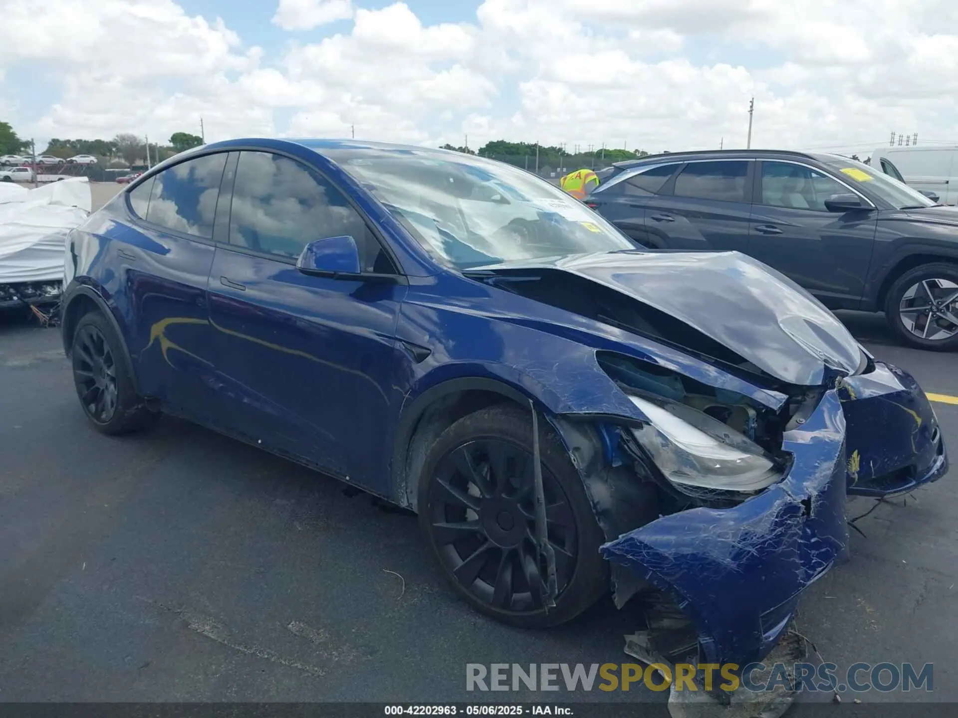 1 Фотография поврежденного автомобиля 7SAYGDED8RF015882 TESLA MODEL Y 2024