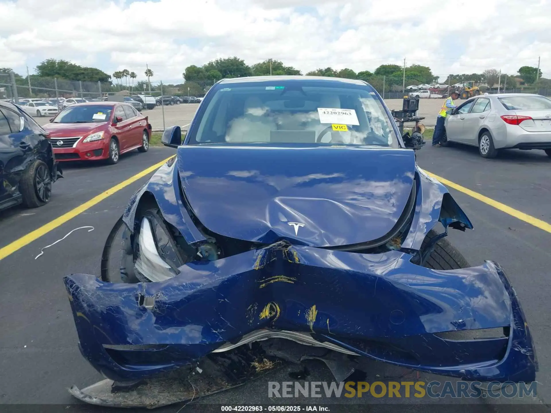 12 Фотография поврежденного автомобиля 7SAYGDED8RF015882 TESLA MODEL Y 2024