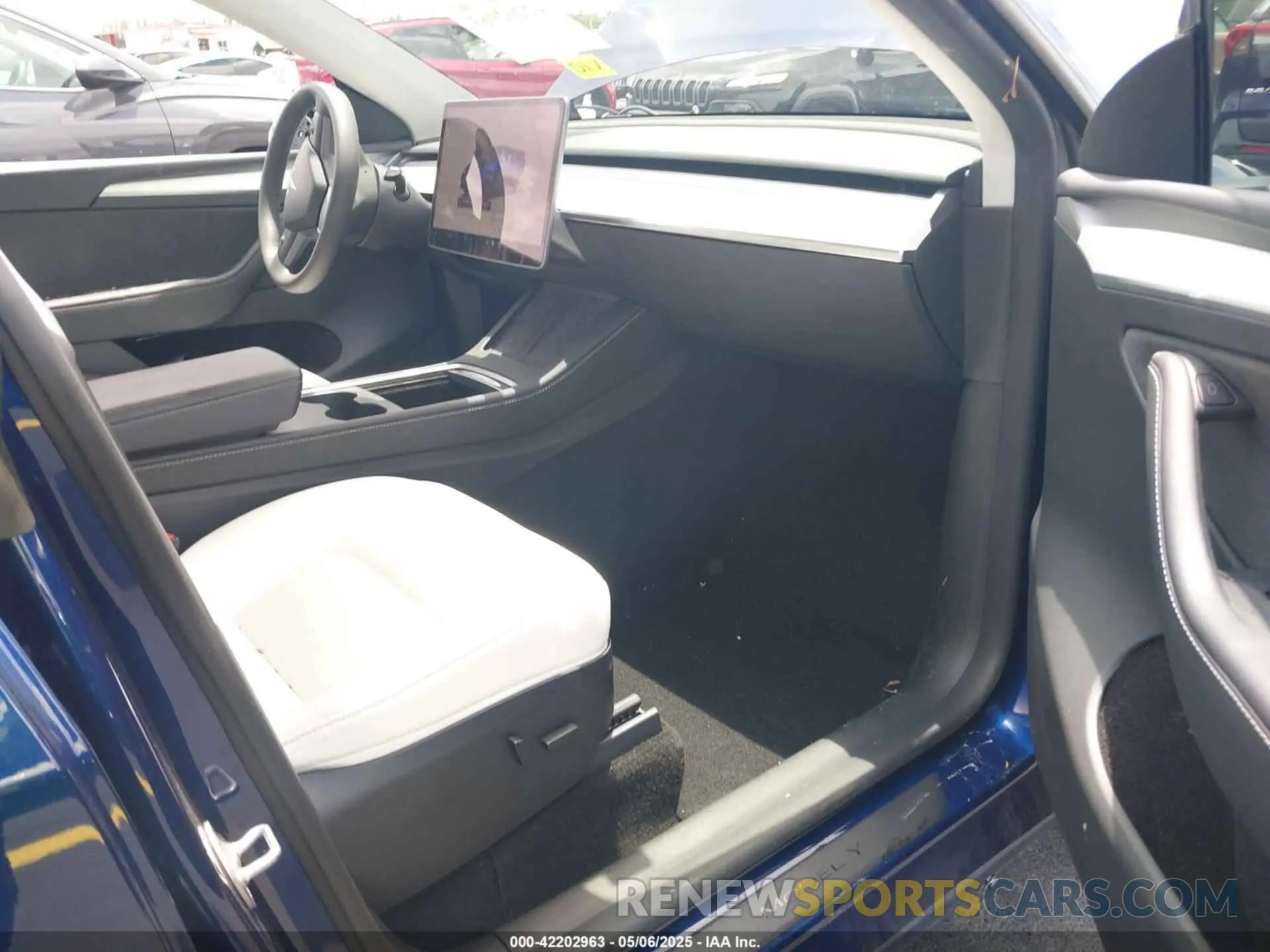 5 Фотография поврежденного автомобиля 7SAYGDED8RF015882 TESLA MODEL Y 2024