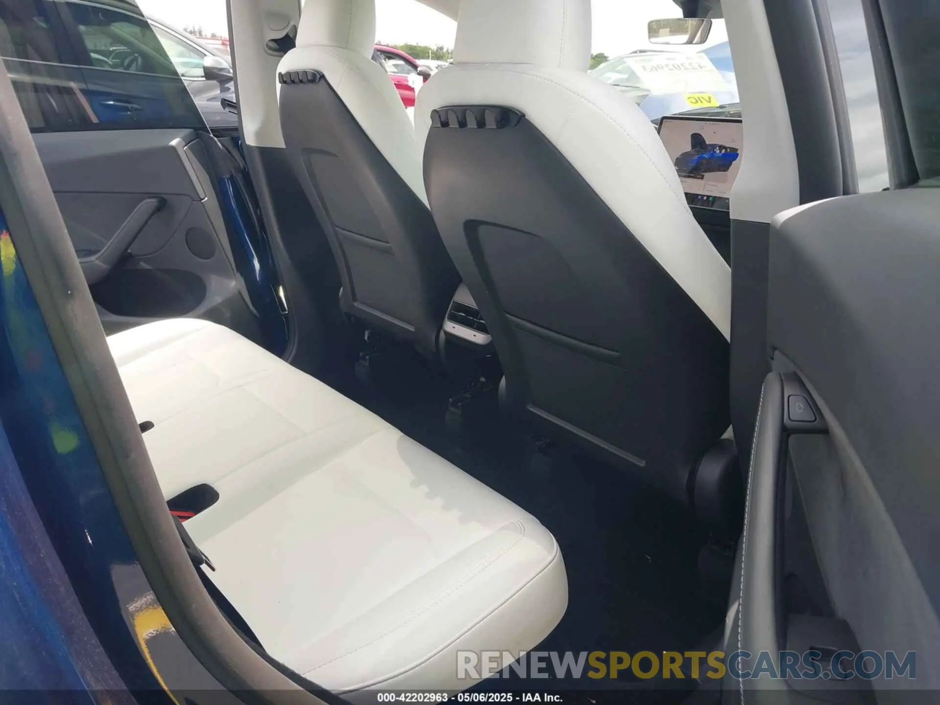 8 Фотография поврежденного автомобиля 7SAYGDED8RF015882 TESLA MODEL Y 2024
