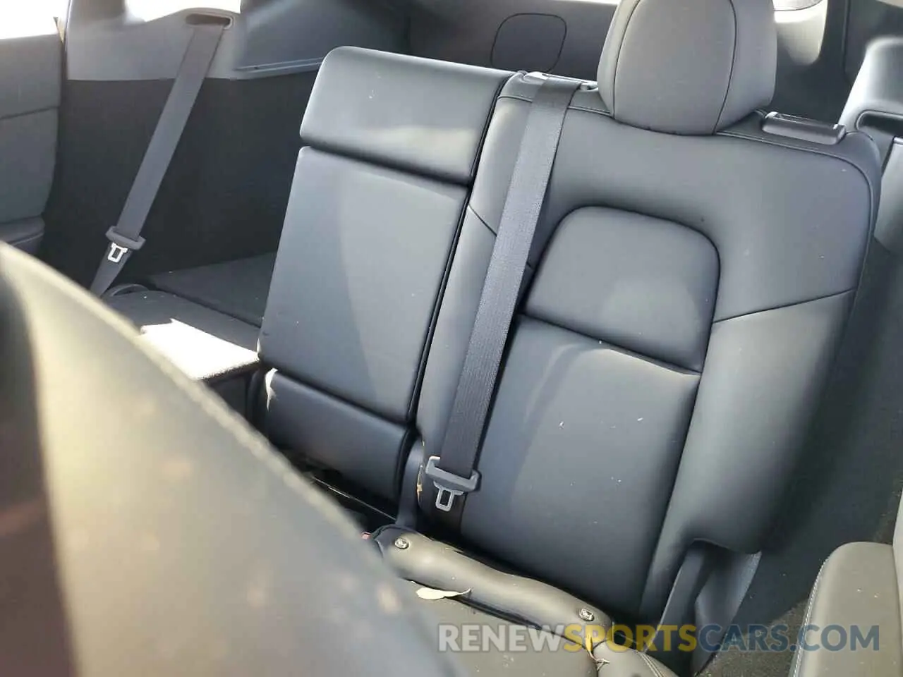 10 Фотография поврежденного автомобиля 7SAYGDED8RF091697 TESLA MODEL Y 2024