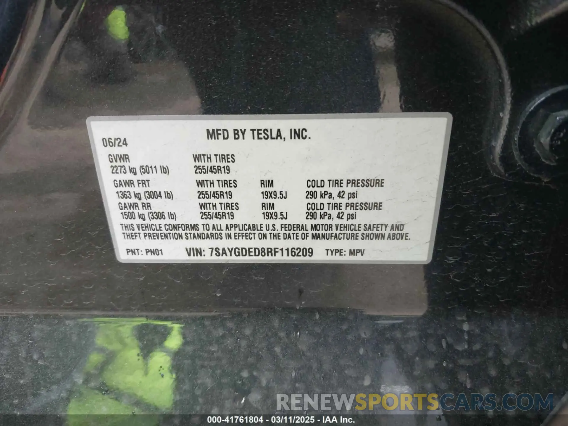 9 Photograph of a damaged car 7SAYGDED8RF116209 TESLA MODEL Y 2024
