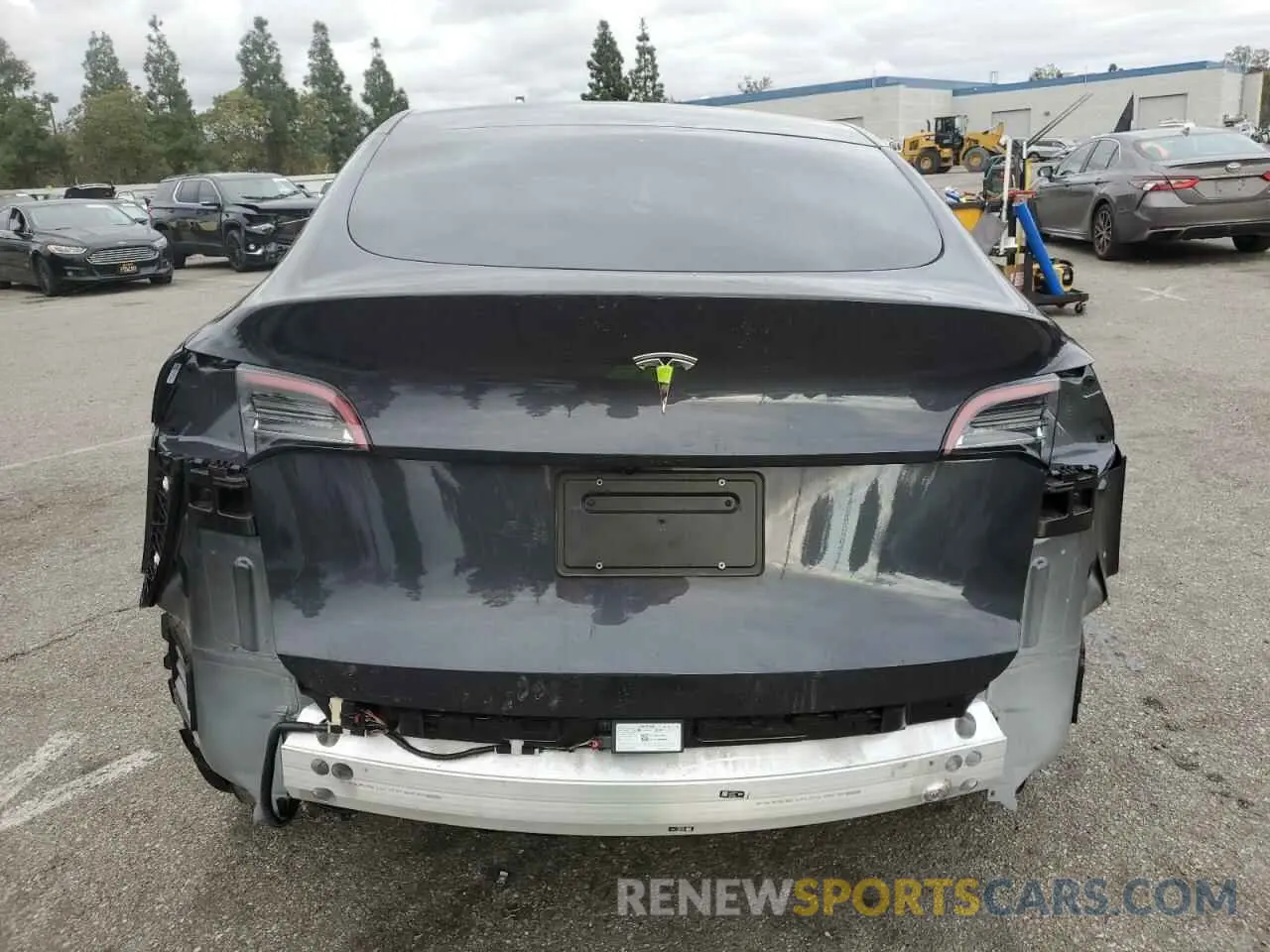 6 Фотография поврежденного автомобиля 7SAYGDED8RF132426 TESLA MODEL Y 2024