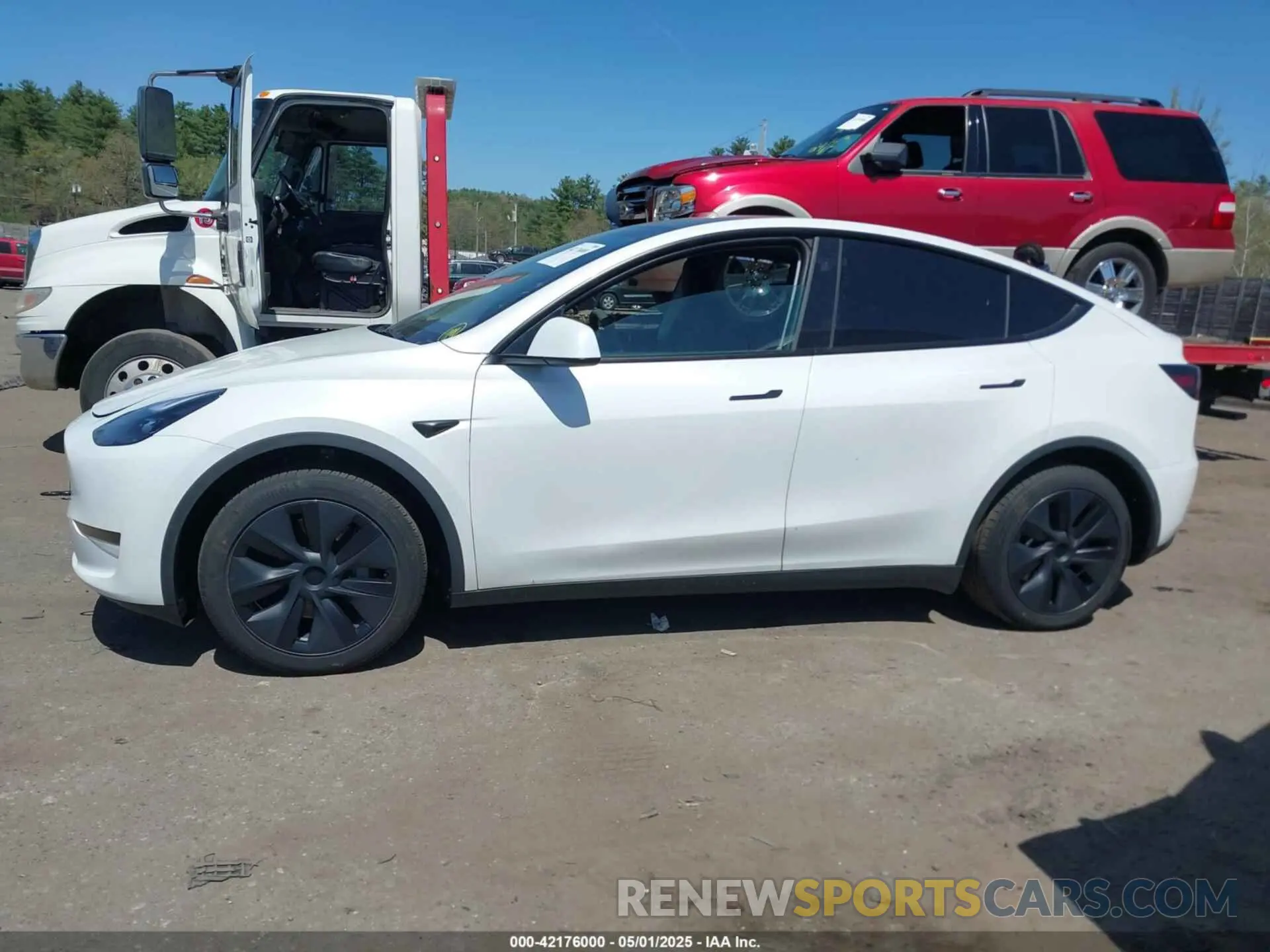 14 Фотография поврежденного автомобиля 7SAYGDED8RF211112 TESLA MODEL Y 2024
