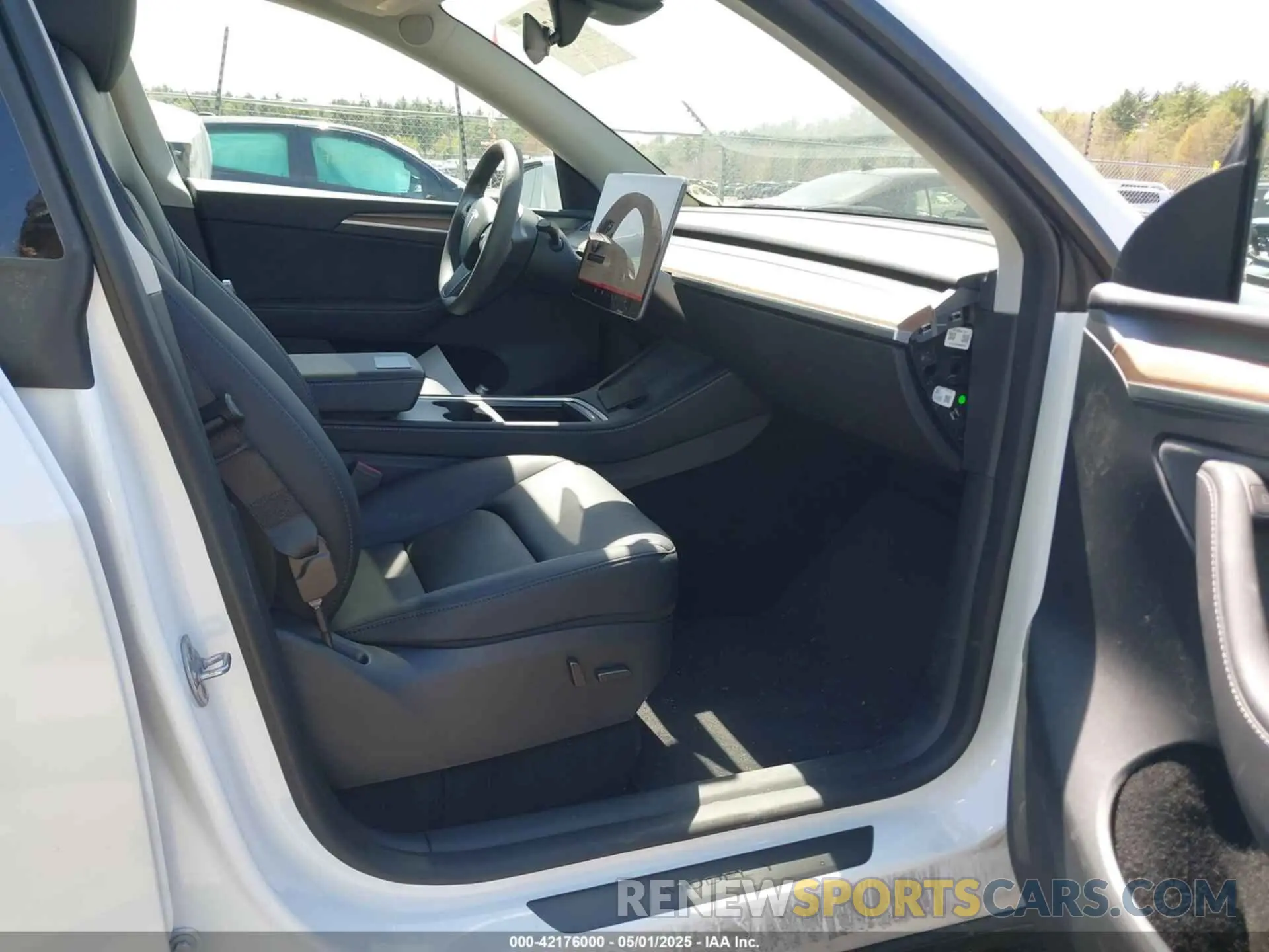 5 Фотография поврежденного автомобиля 7SAYGDED8RF211112 TESLA MODEL Y 2024